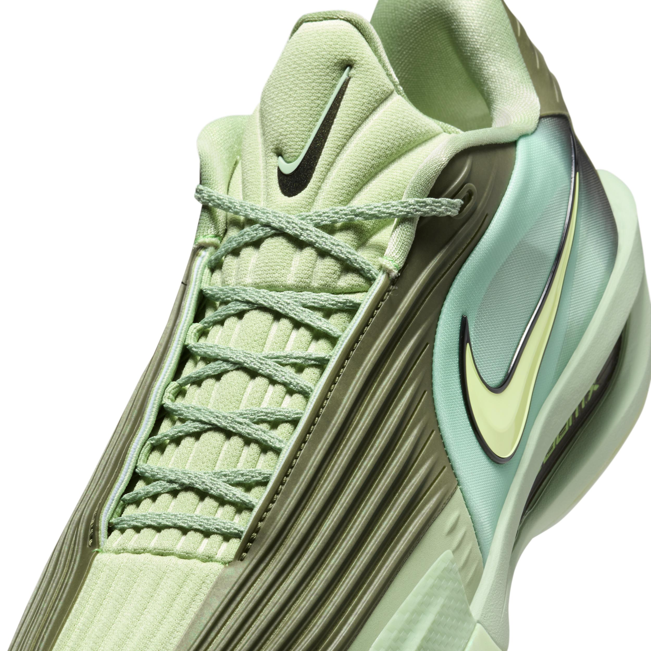 Nike Men's G.T. Cut 3 Turbo Basketball Shoes Product Image
