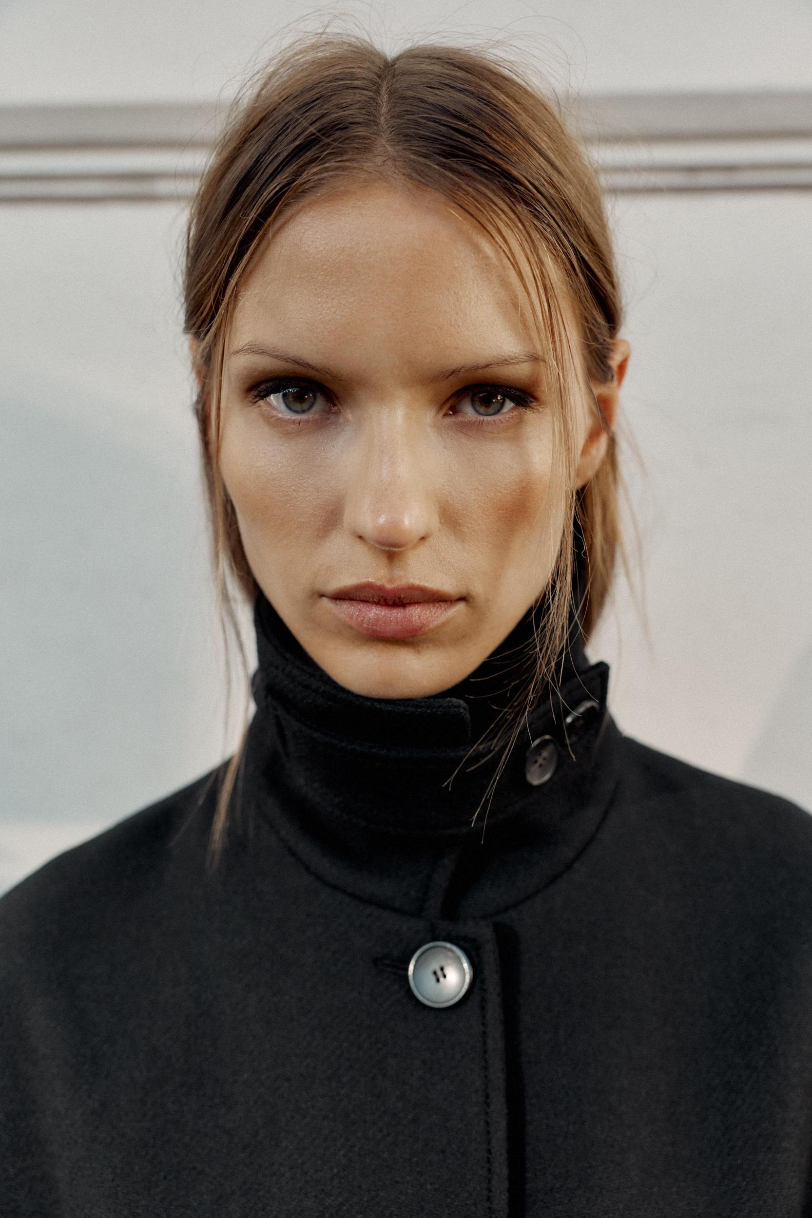 SHORT WOOL COAT WITH HIGH NECK Product Image