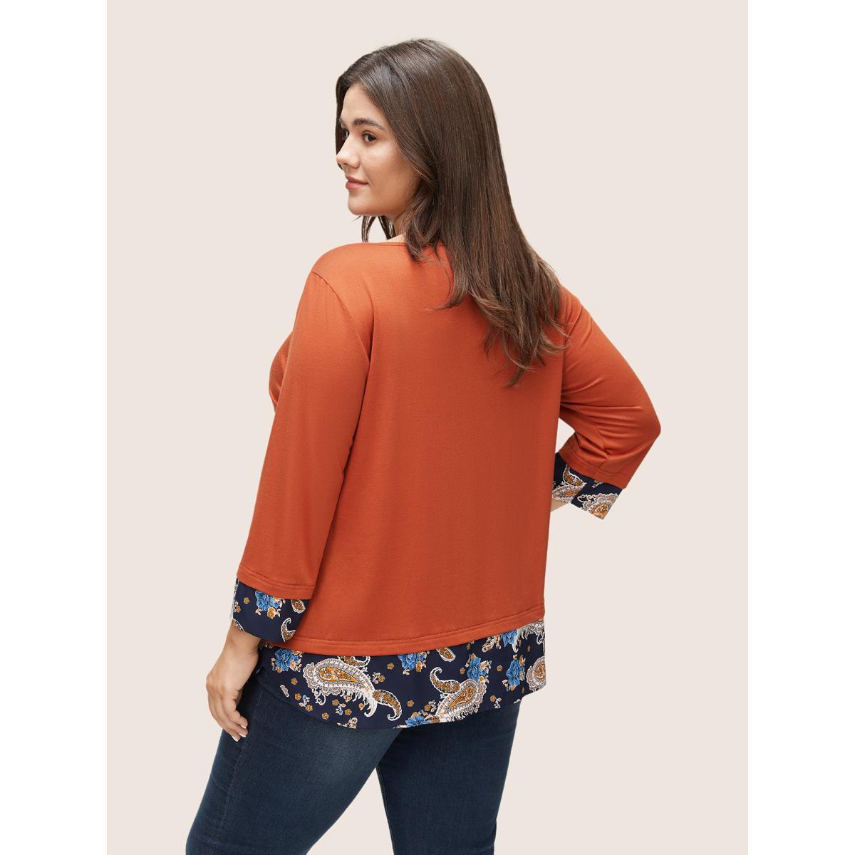 Plus Size Contrast Paisley Print Curved Hem T-shirt OrangeRed Women Casual Contrast Paisley Round Neck Everyday T-shirts BloomChic 18-20/2X Product Image