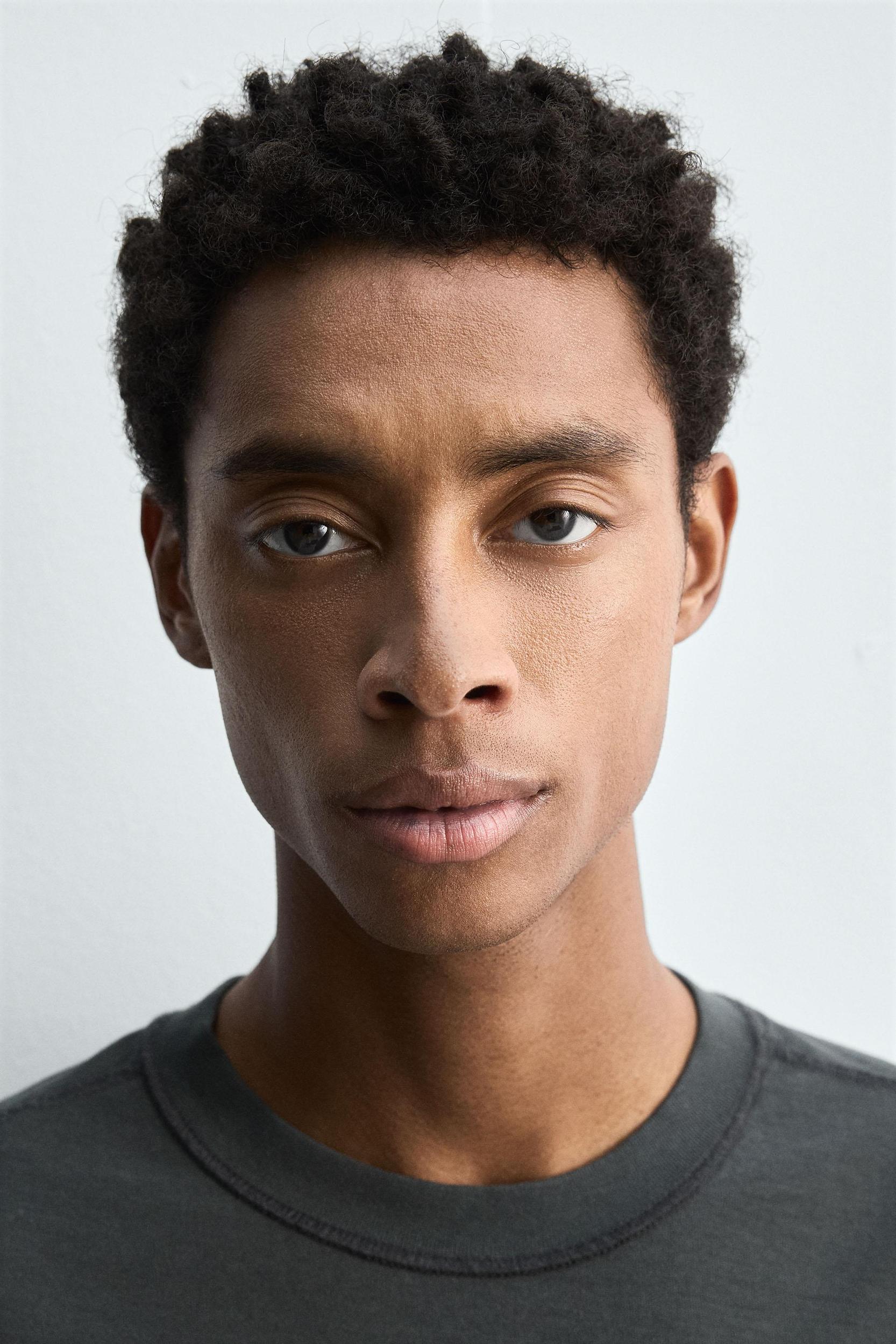 REVERSE EFFECT T-SHIRT Product Image