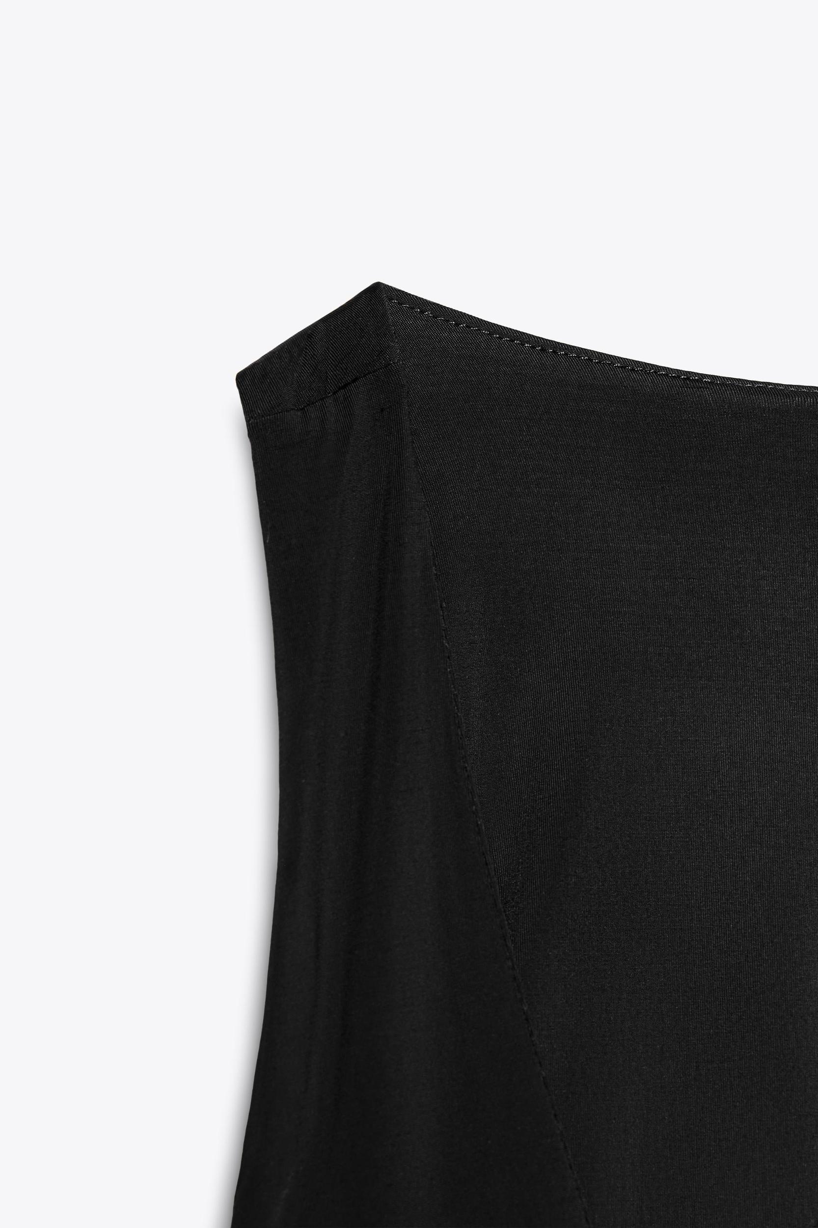 V-NECK TOP Product Image