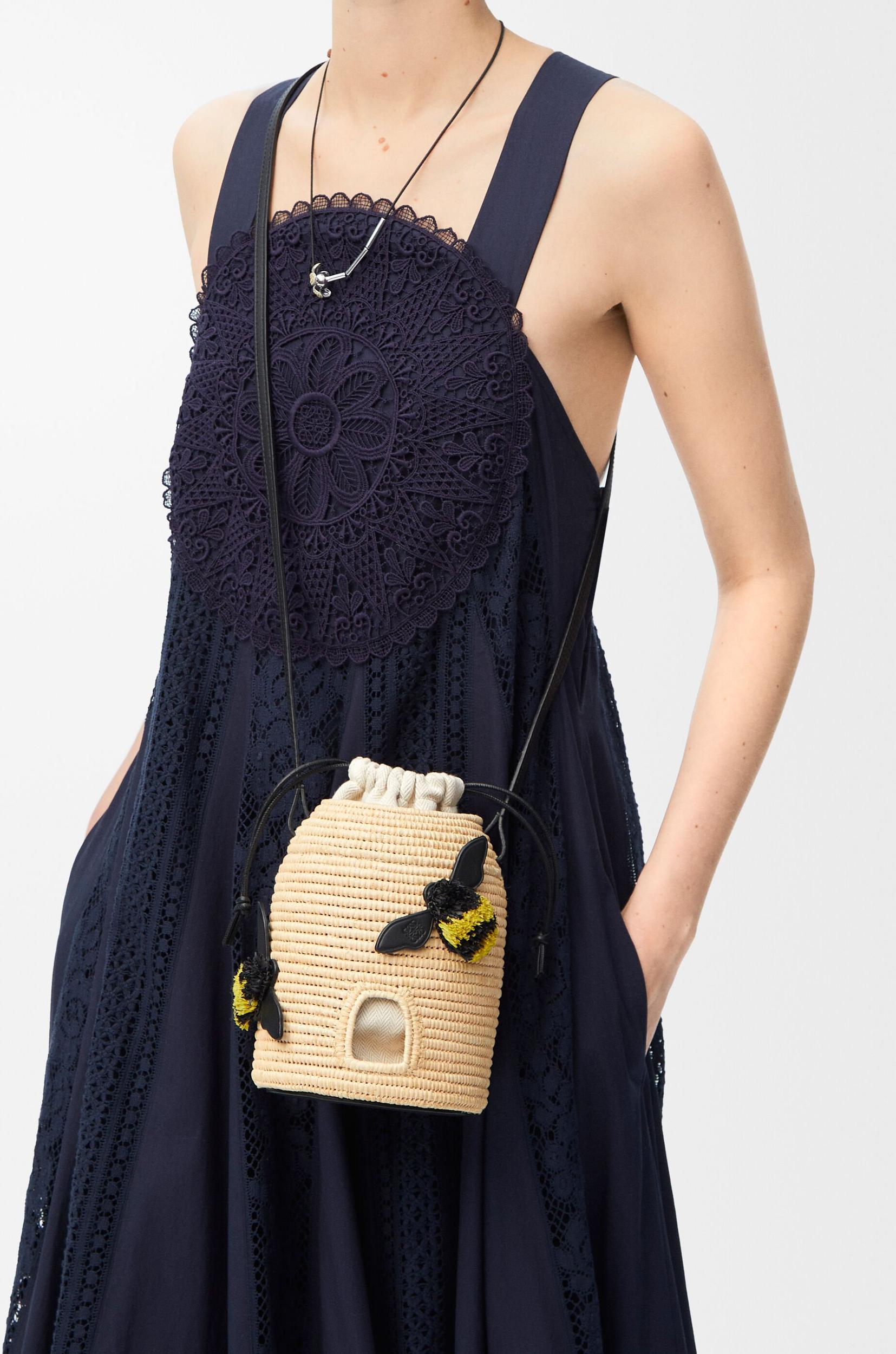 Beehive basket in raffia and calfskin Product Image