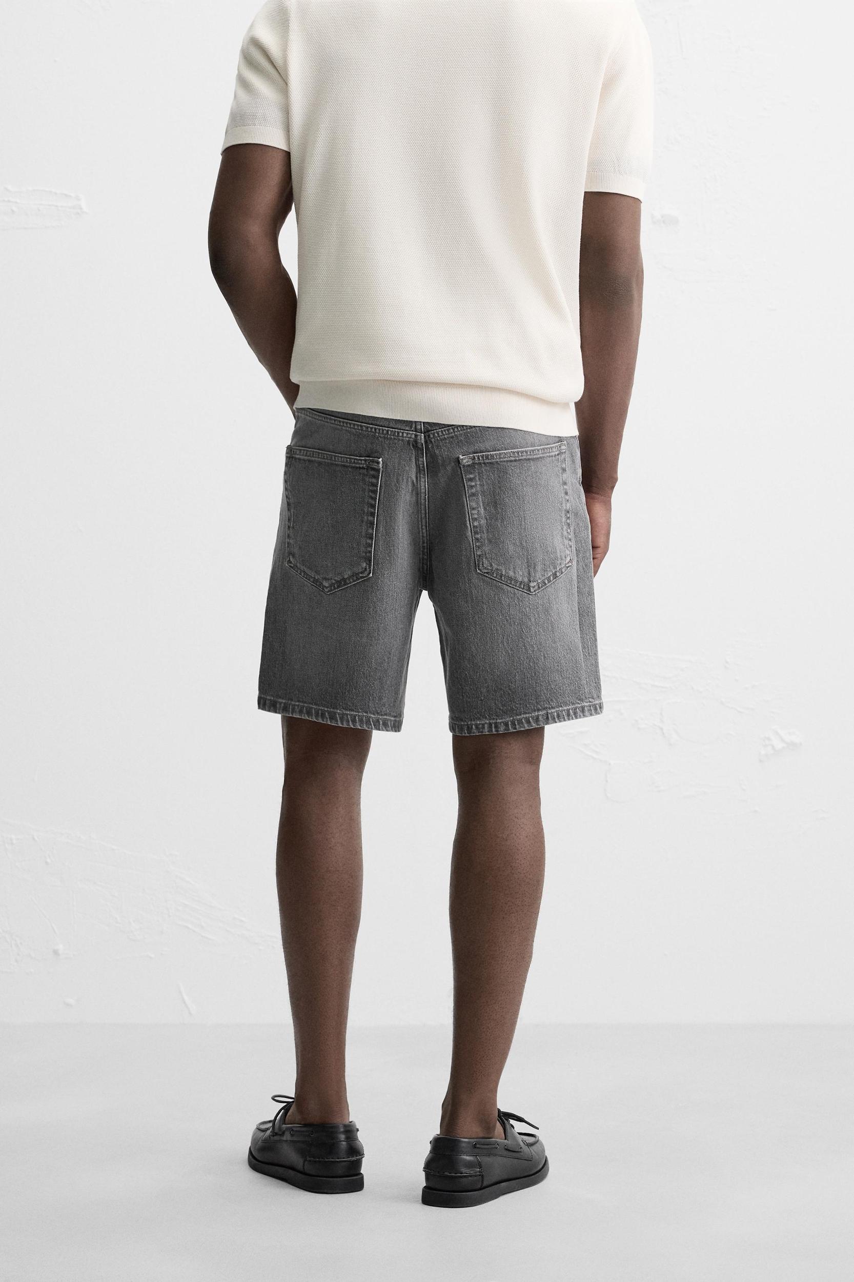 REGULAR FIT DENIM SHORTS Product Image