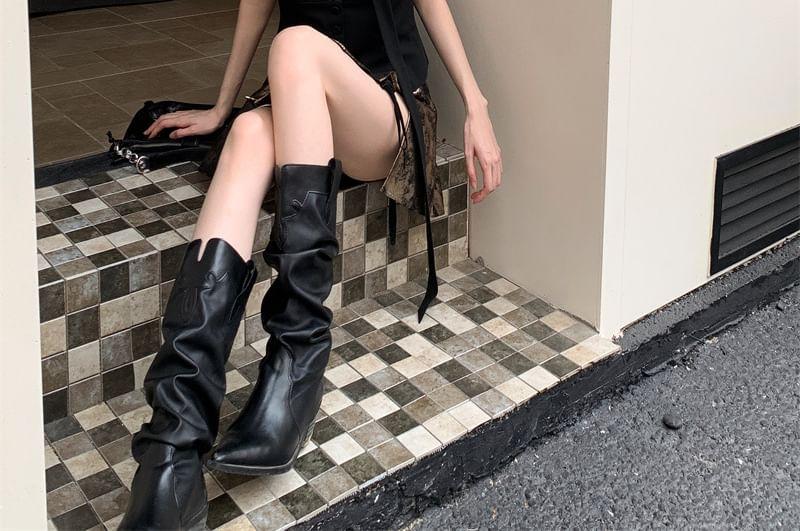 Choker-Neck V-Neck Sleeveless Lace Trim Slit Top / High Waist Floral Jacquard Mini A-Line Skirt Product Image