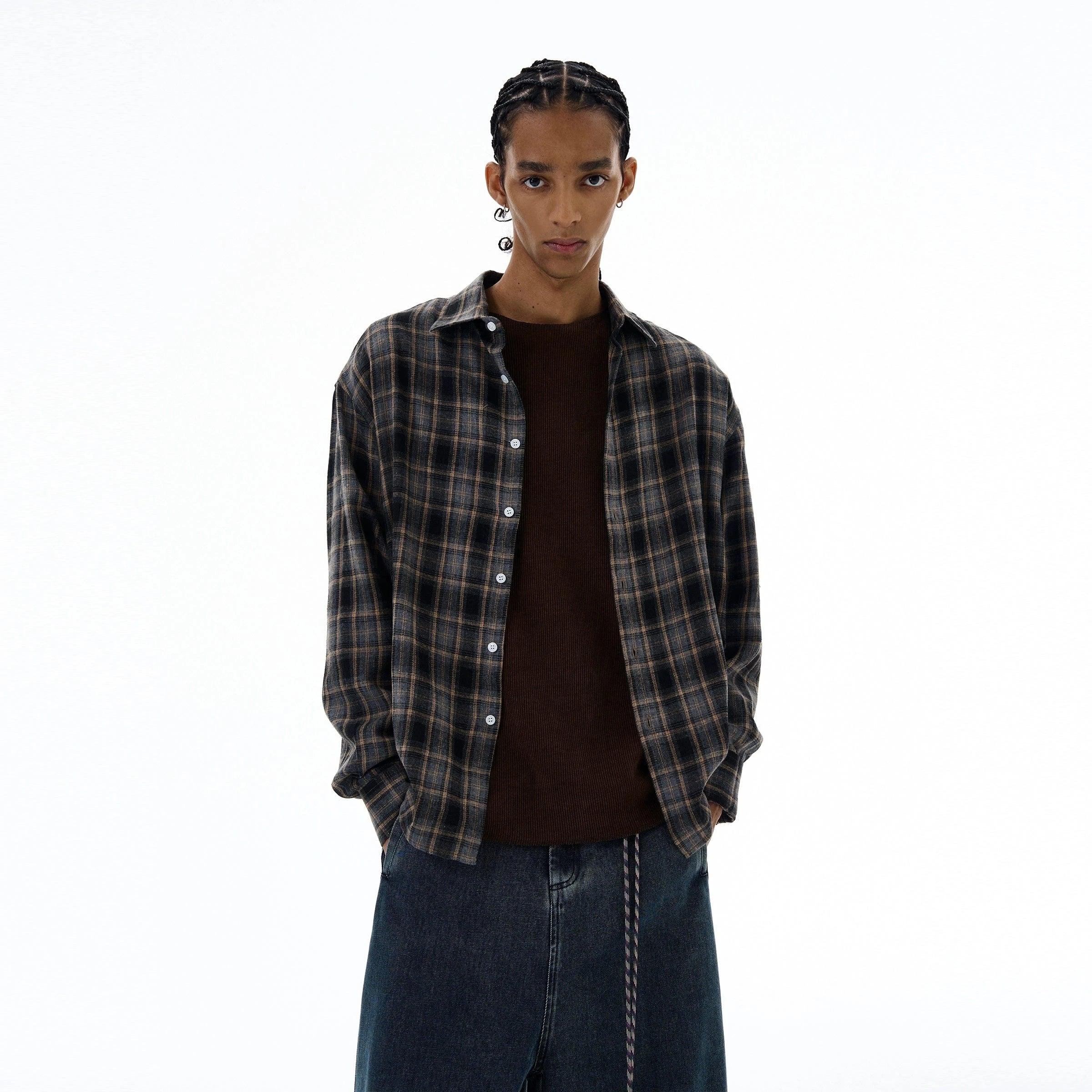 RT No. 19544 PLAID BUTTON-UP SHIRT Product Image