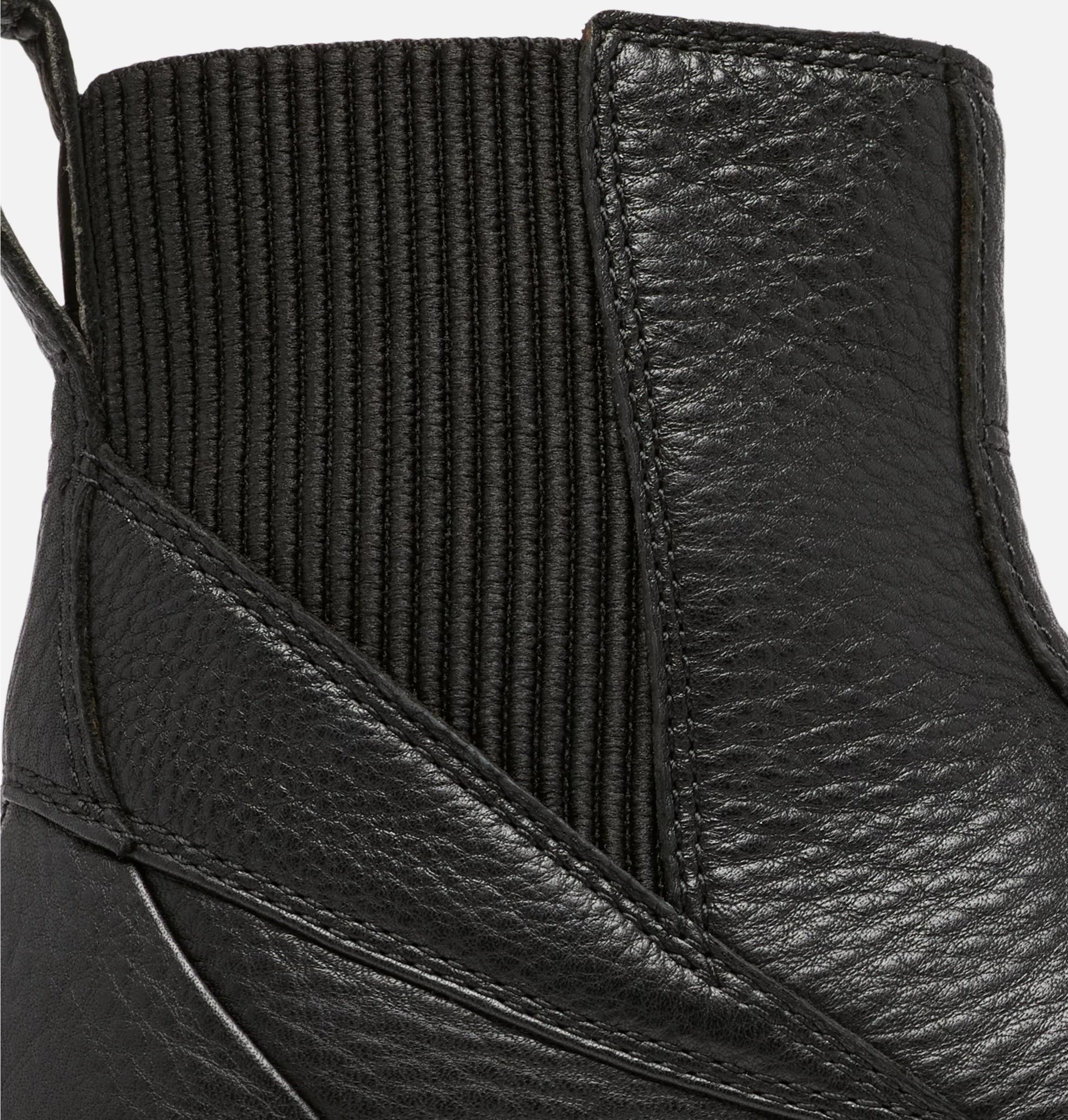 CARIBOU™ X Women's Chelsea Waterproof Boot Product Image