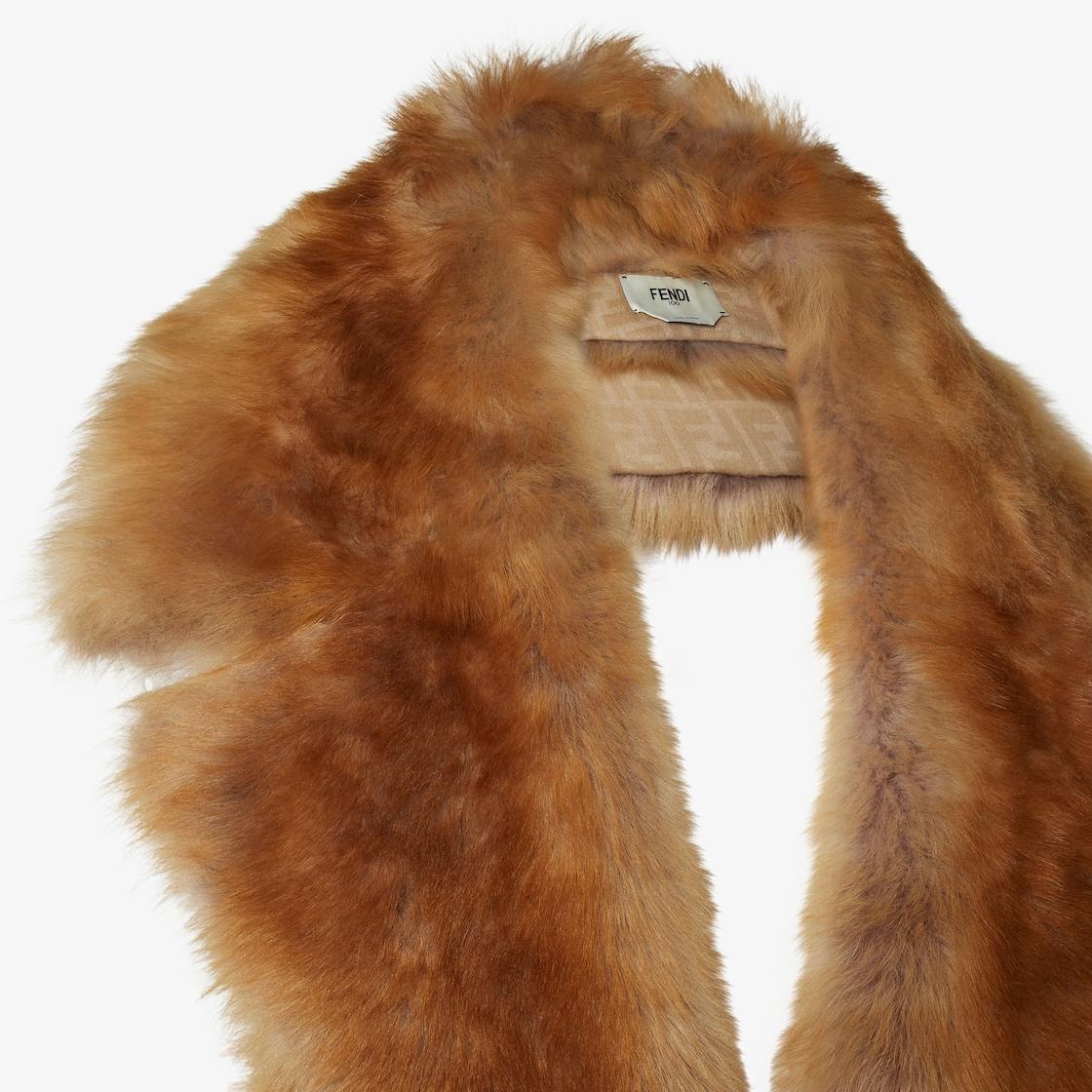 ScarfCaramel-colored ‘dorsato’ shearling scarf Product Image