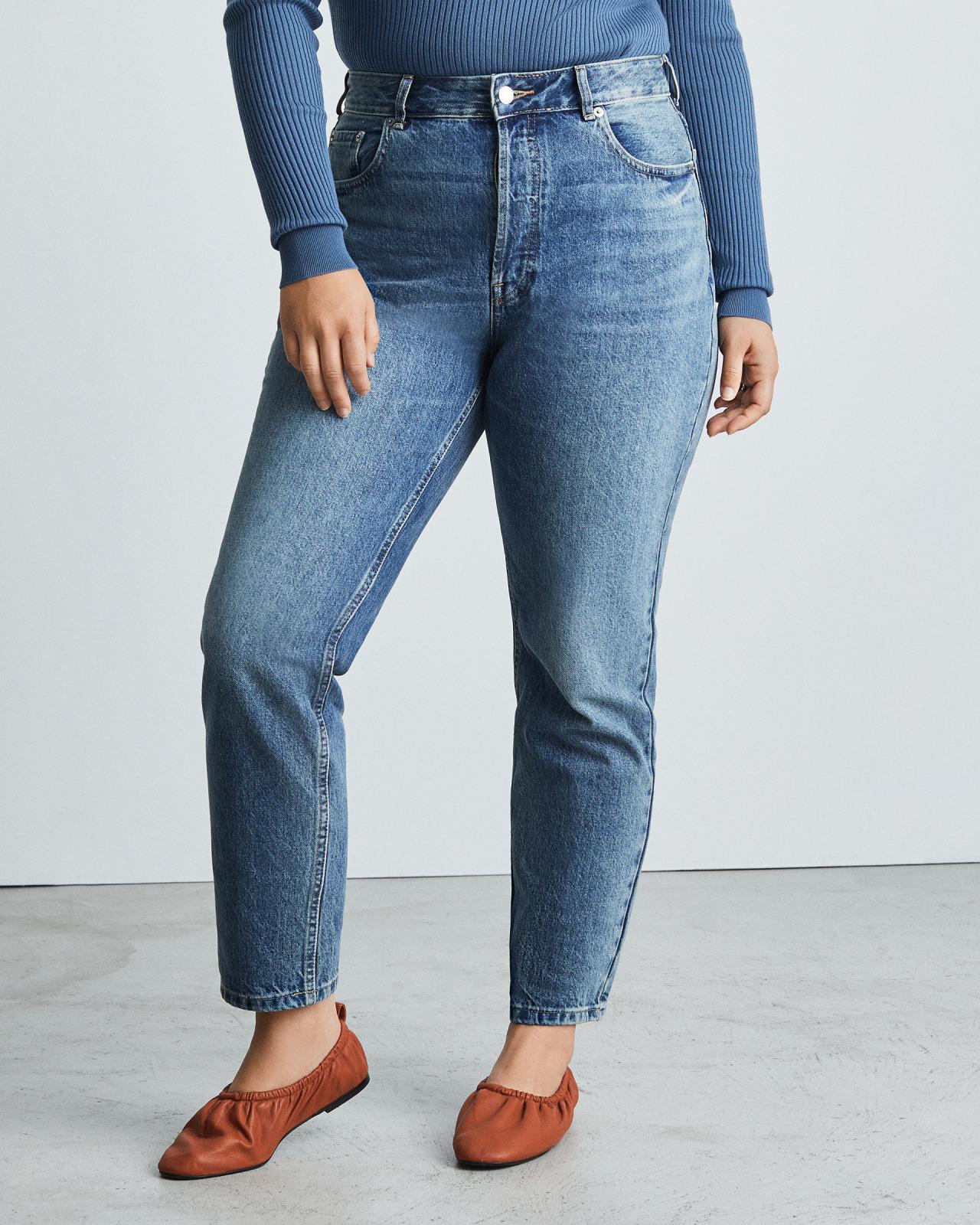 The '90s Cheeky Hourglass Jean Product Image