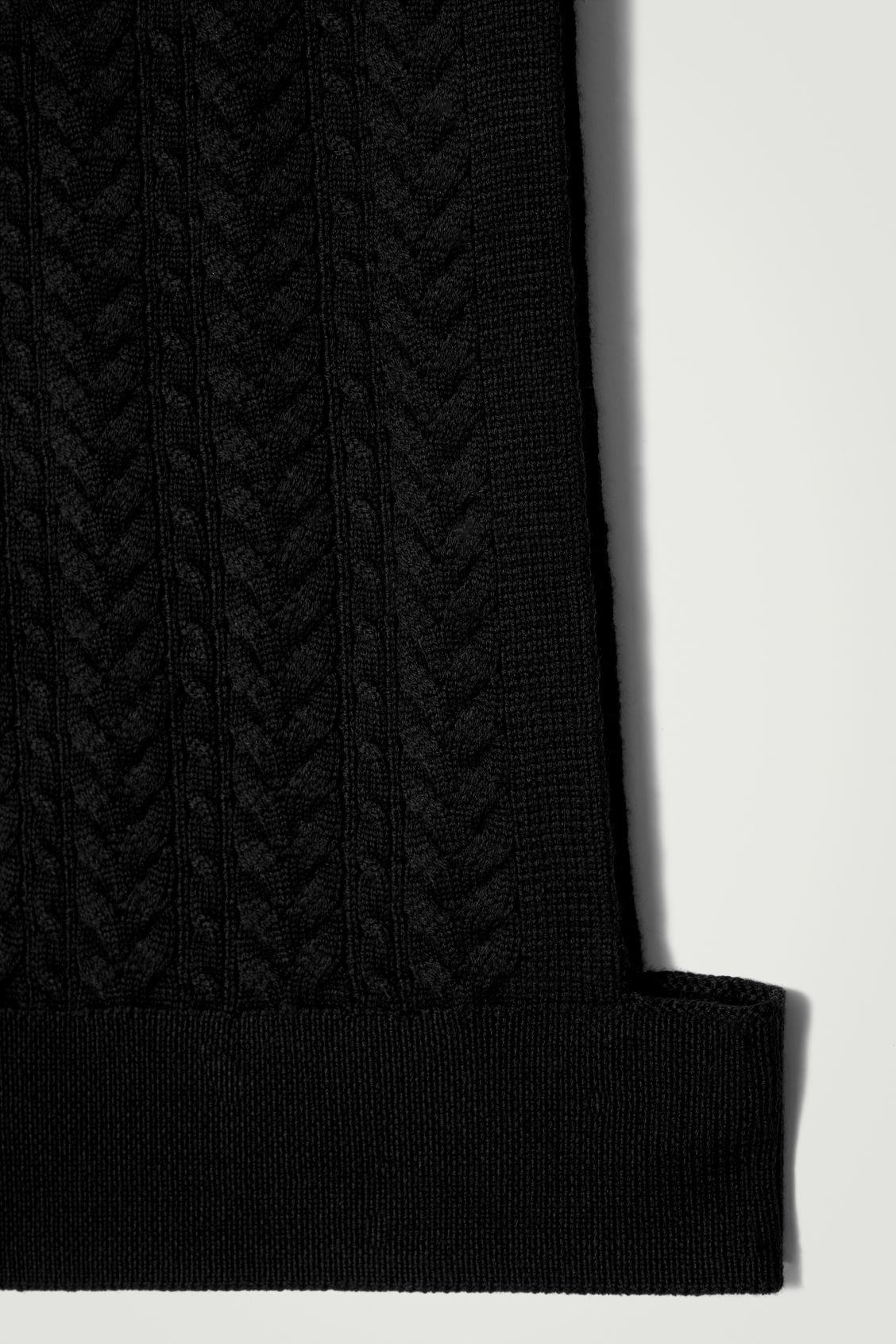 CABLE-KNIT WOOL HYBRID TANK Product Image