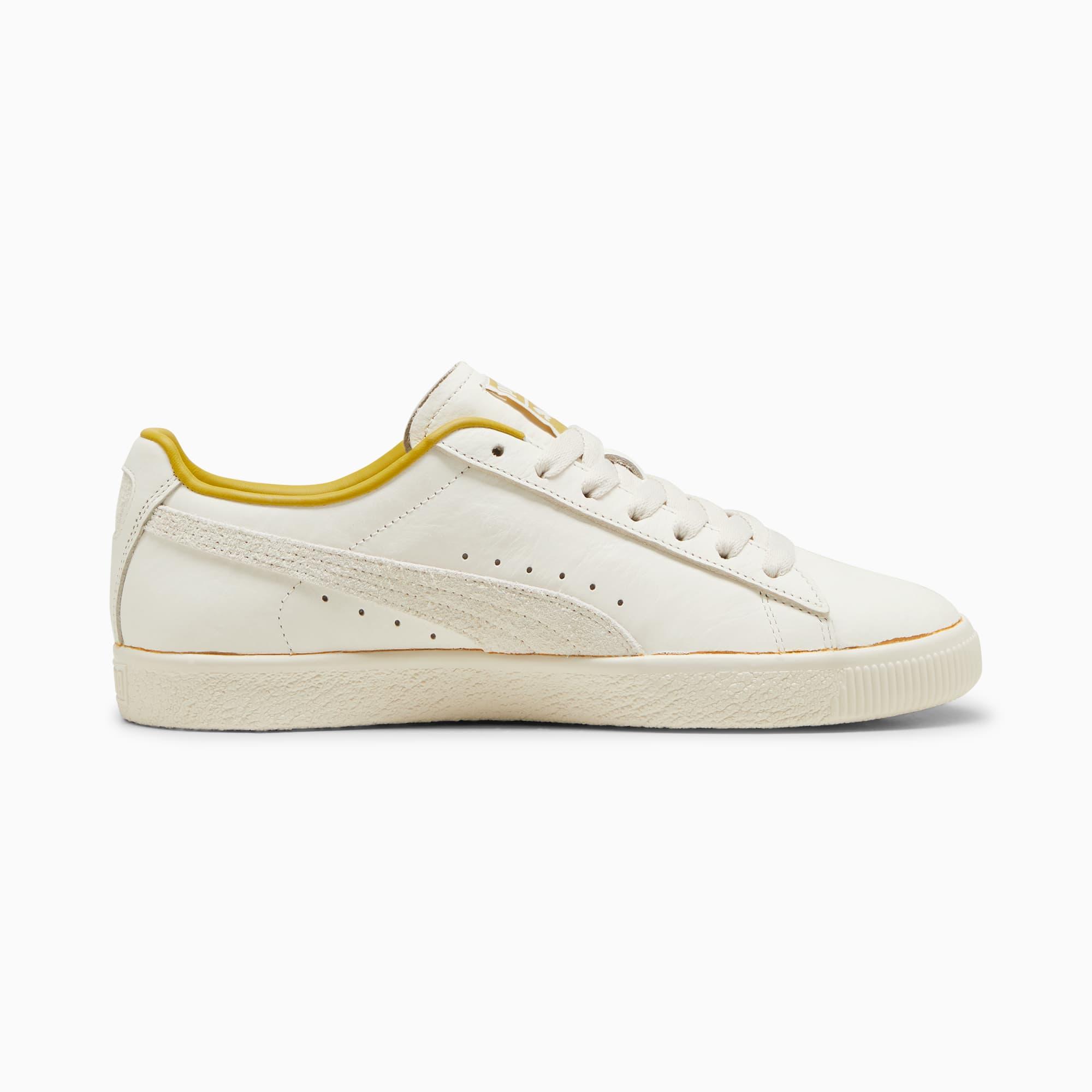 PUMA x The NeverWorn IV Clyde Men's Sneakers Product Image