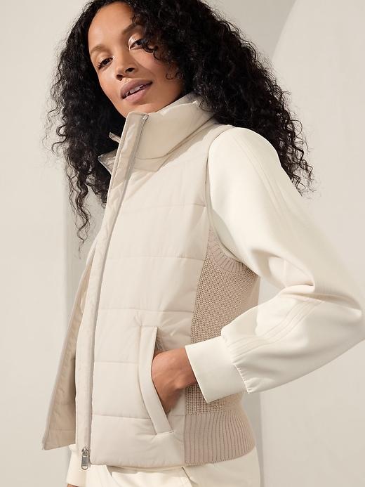 Incline Hybrid Vest Product Image