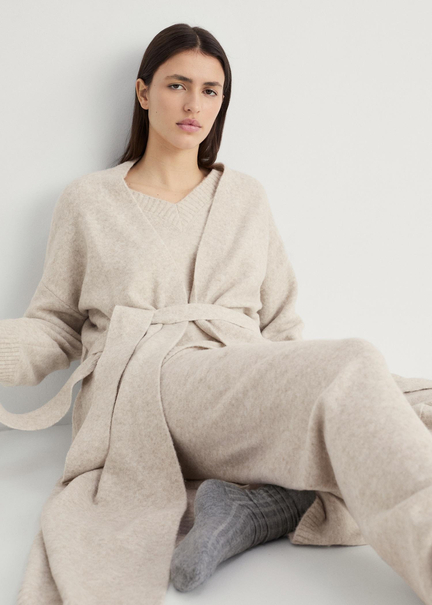 Long knitted cardigan - Women | MANGO USA Product Image