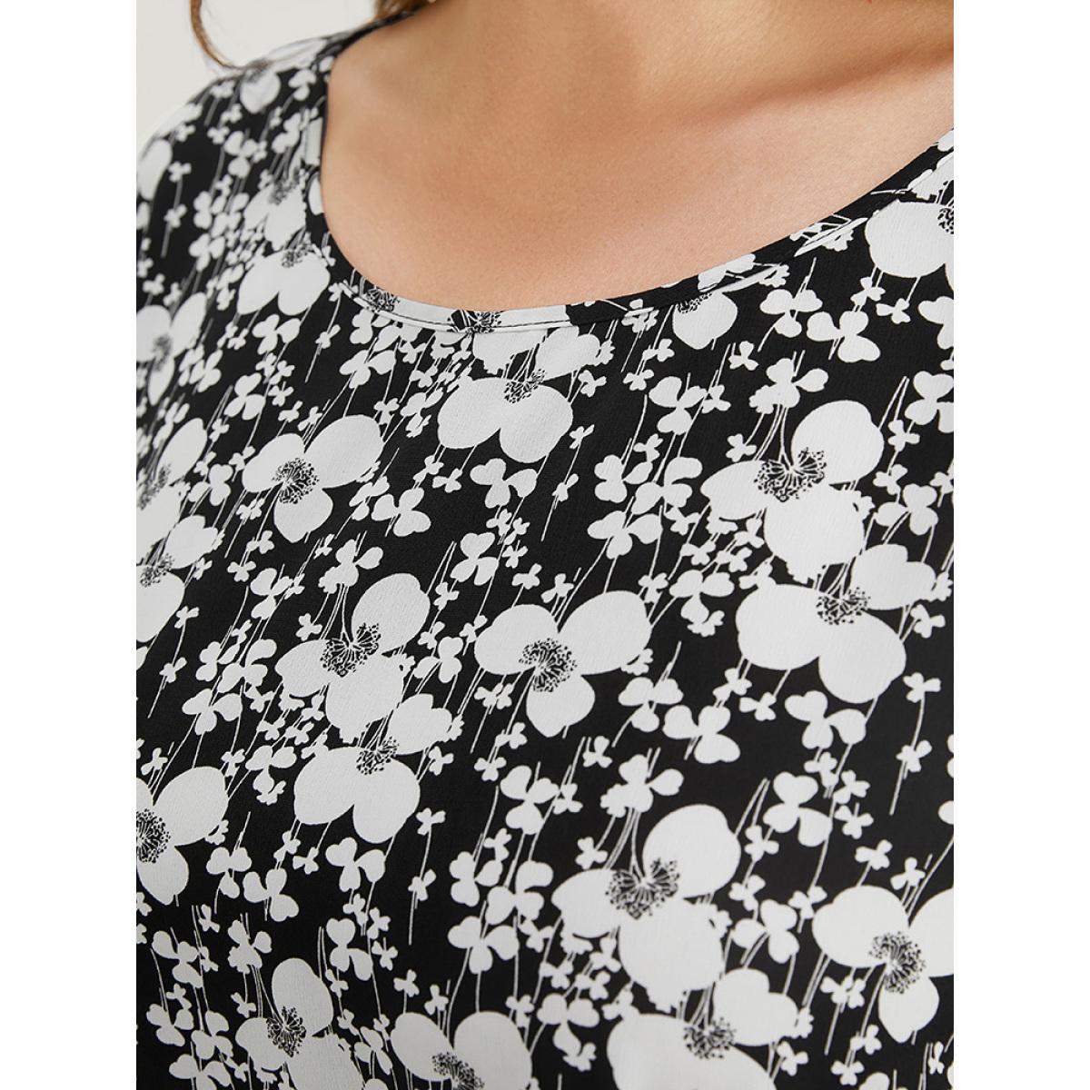 Plus Size BlackFlower Ditsy Floral Tiered Sleeve Round Neck Ruffle Blouse Women Elegant Short sleeve Round Neck Dailywear Blouses BloomChic 22-24/3X Product Image
