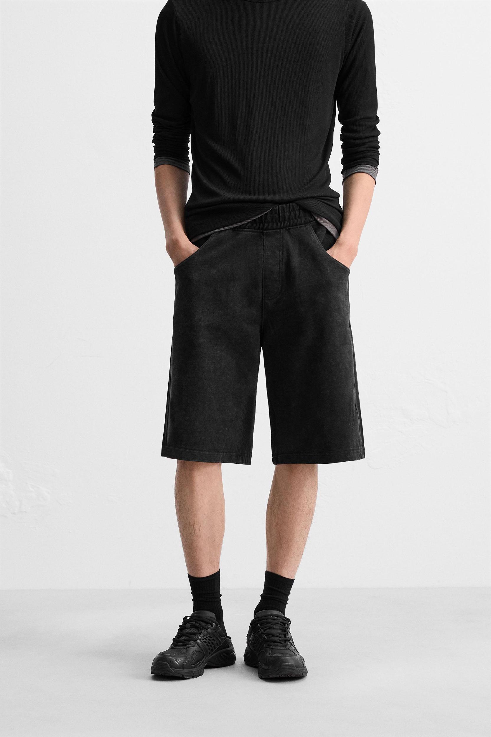 BAGGY FIT JOGGER SHORTS Product Image