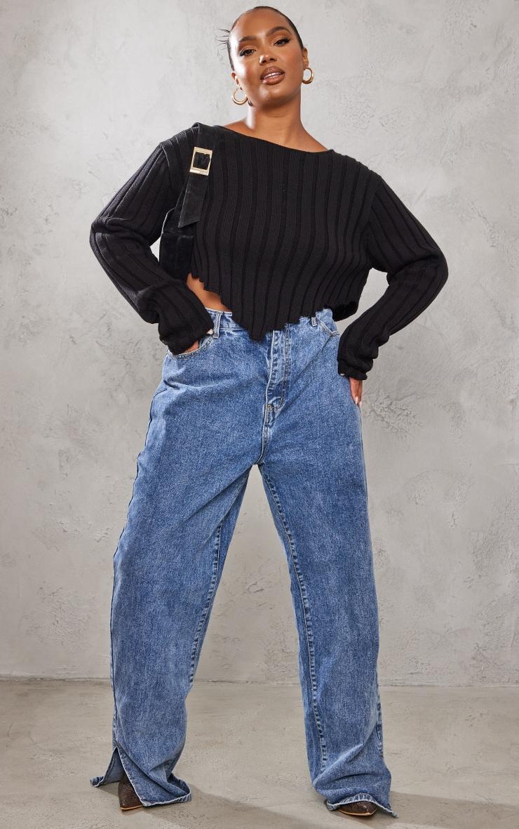 Plus Black Chunky Knit Long Sleeve Dip Hem Crop Top Product Image