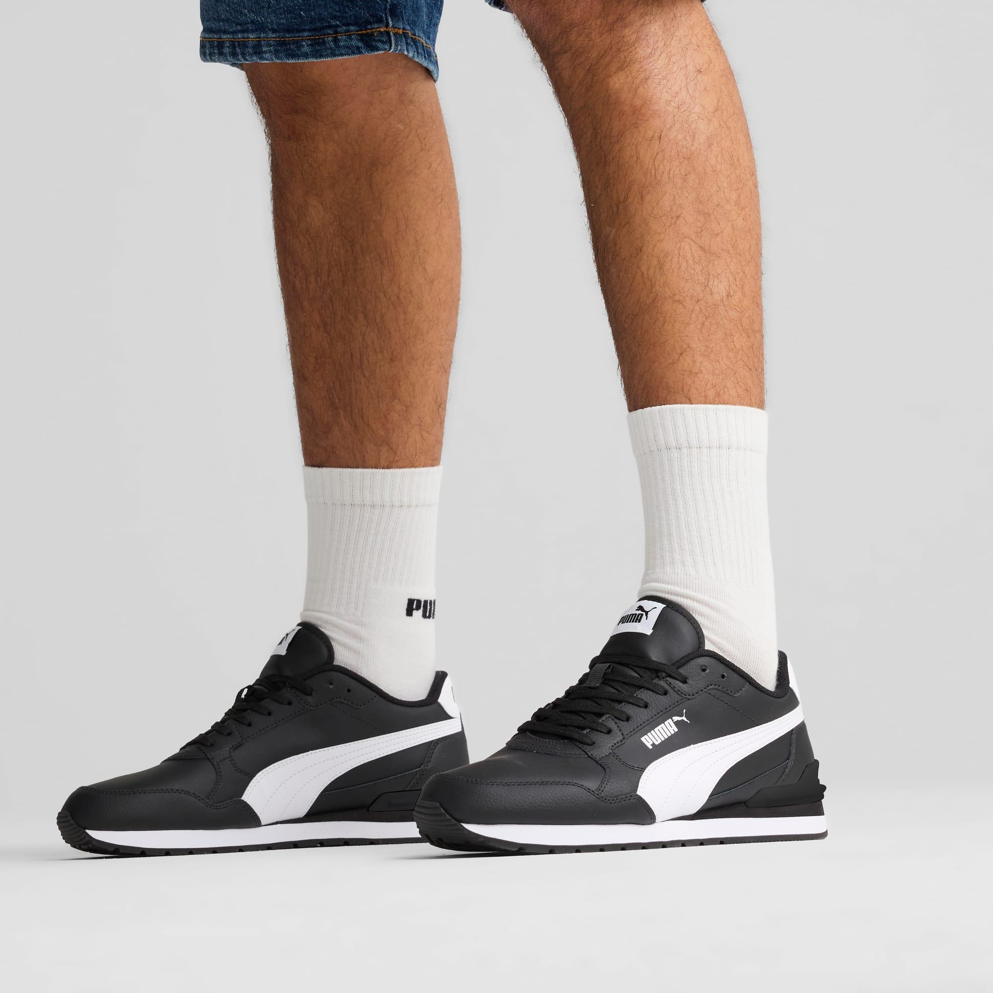 ST Runner v4 Leather Men's Sneakers Product Image