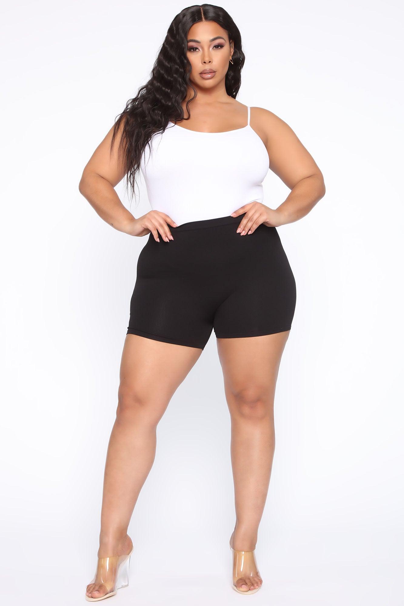 Uncomplicated Seamless Shorts - Black Product Image