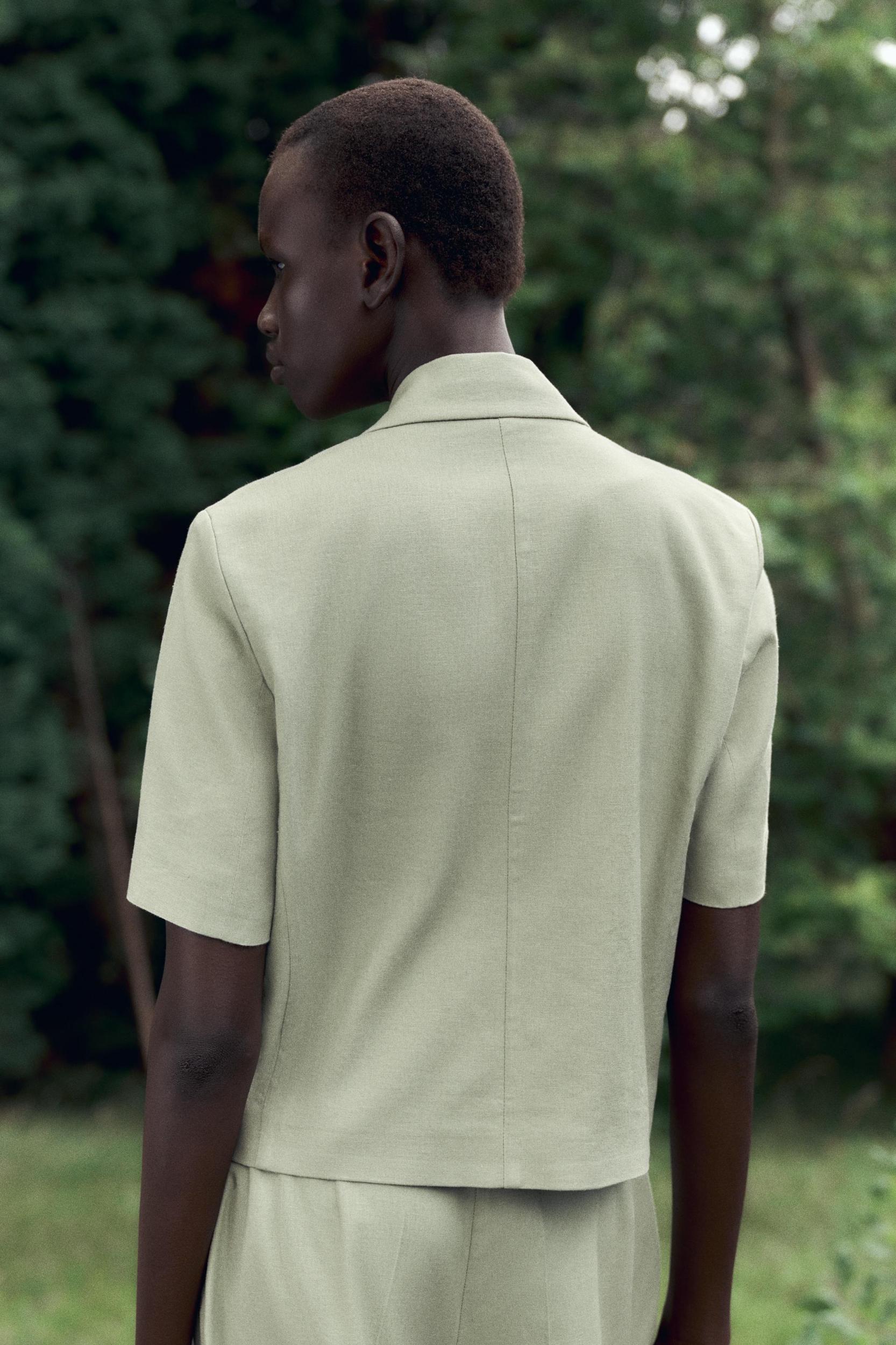 LINEN SHORT SLEEVE BLAZER Product Image