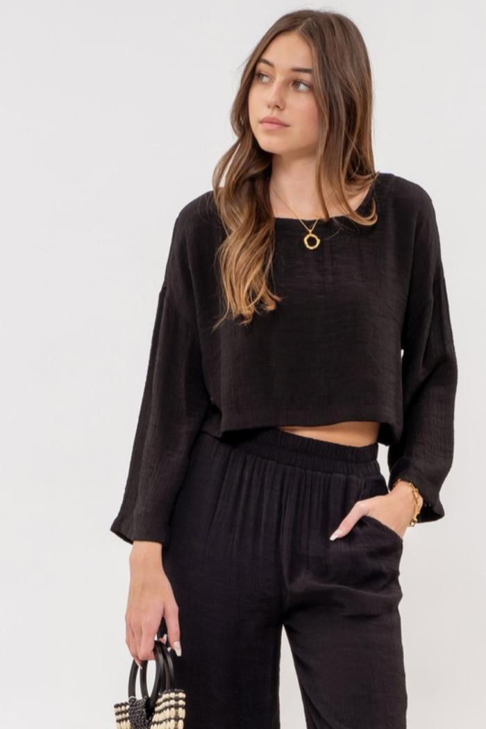 Lightweight Cropped Top and Pants Set Product Image