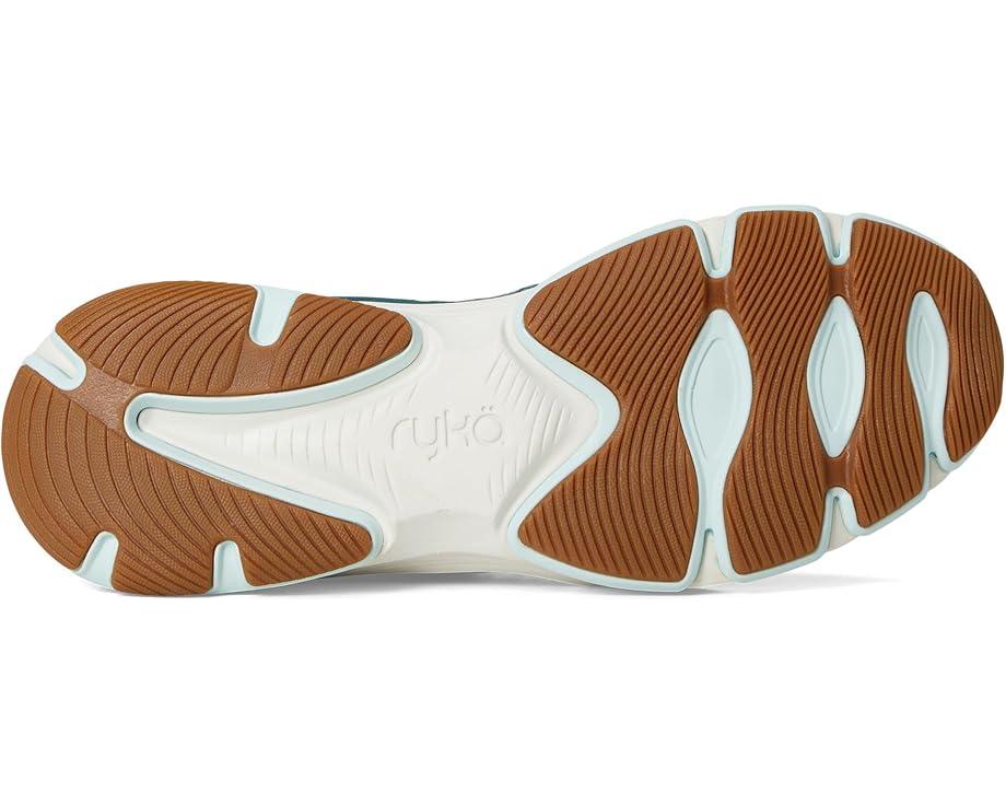 Devotion X TR Walking Shoes Product Image