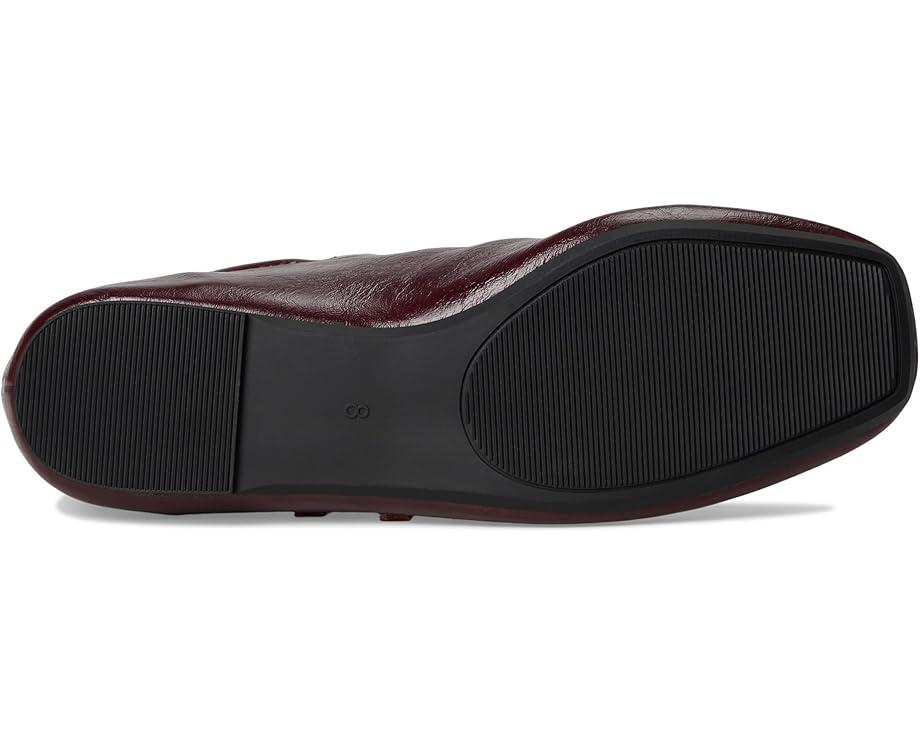 Carrie Flat Product Image