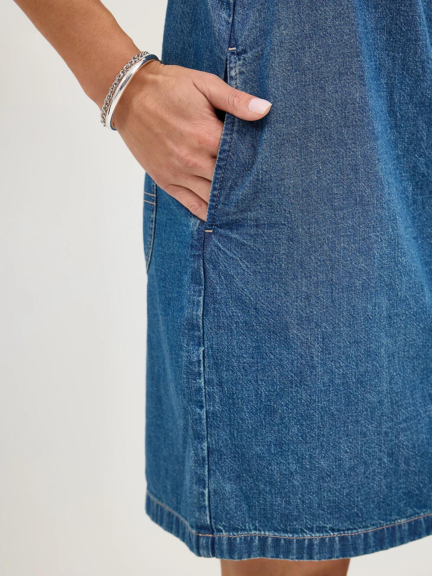 Women's Loose Bib Denim Overall Dress | Women's Skirts & Dresses | Lee® Product Image