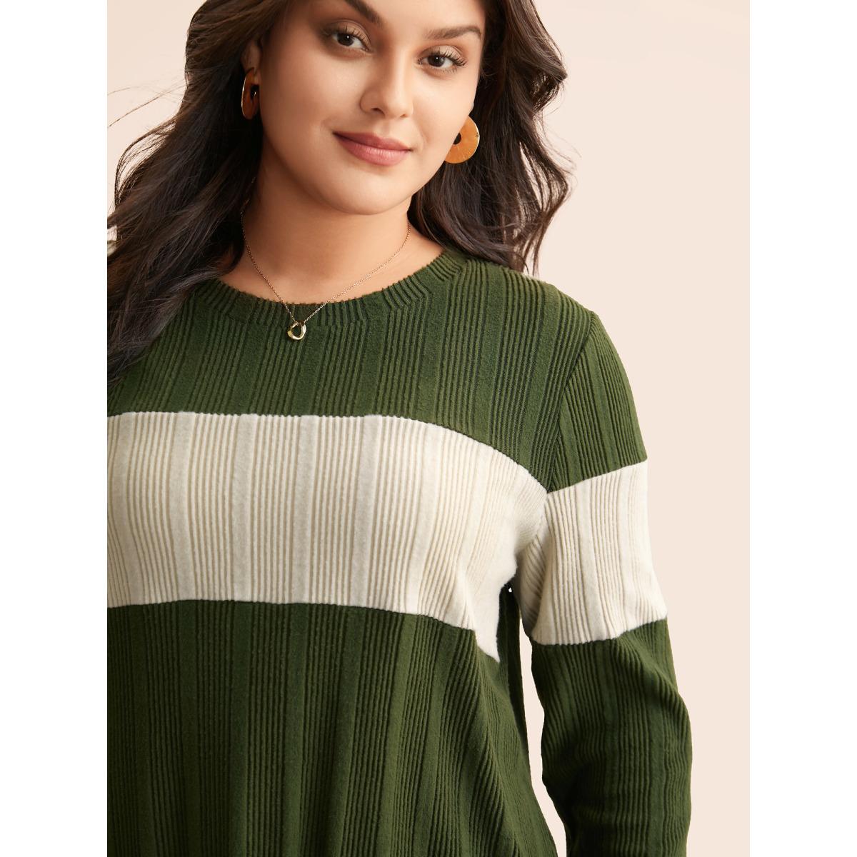 Plus Size Contrast Patchwork Textured T-shirt ArmyGreen Women Casual Texture Round Neck Everyday T-shirts BloomChic 26/4X Product Image