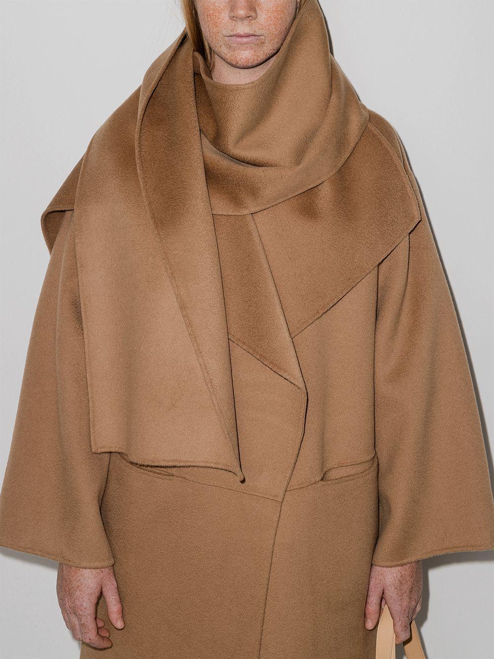 finished-edge scarf Product Image