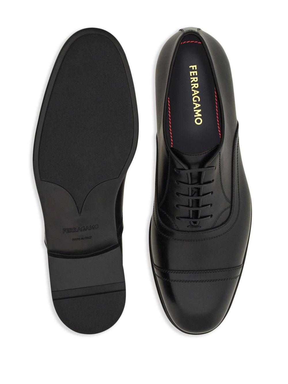 toecapped leather Oxford shoes Product Image