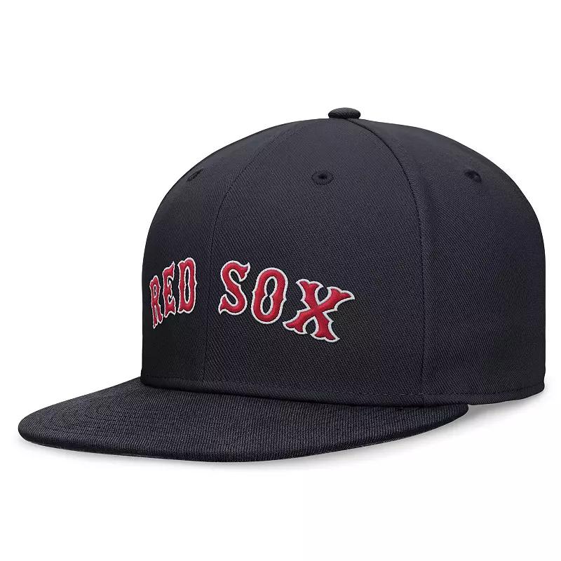 Men's Nike Navy Boston Red Sox Evergreen Performance Fitted Hat,  Product Image