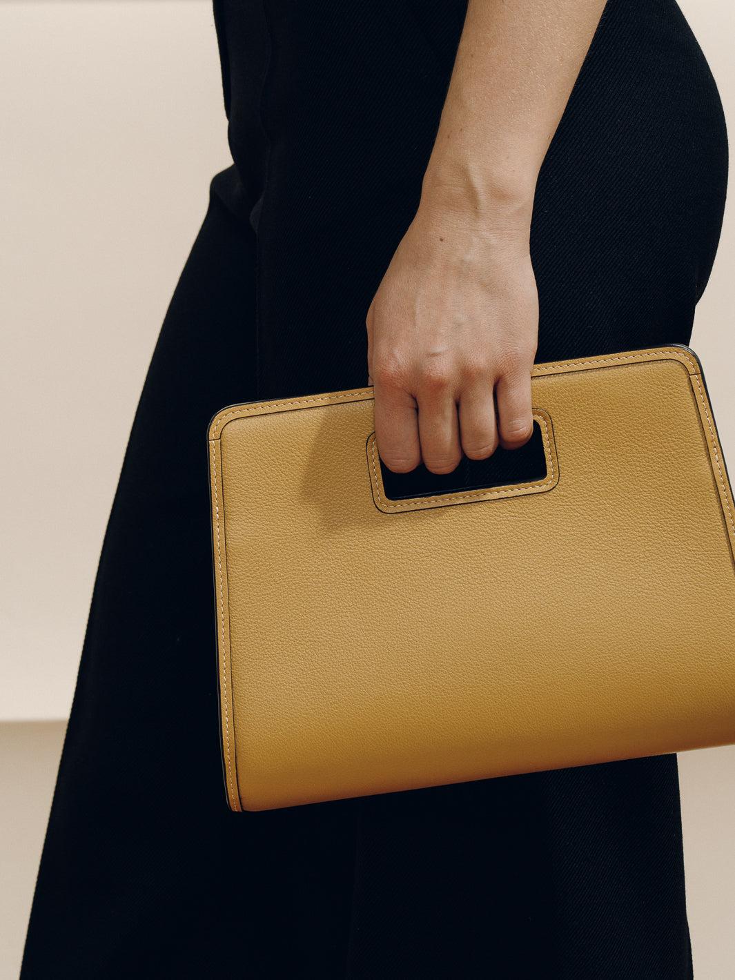 The Retro Clutch in Nappa Product Image
