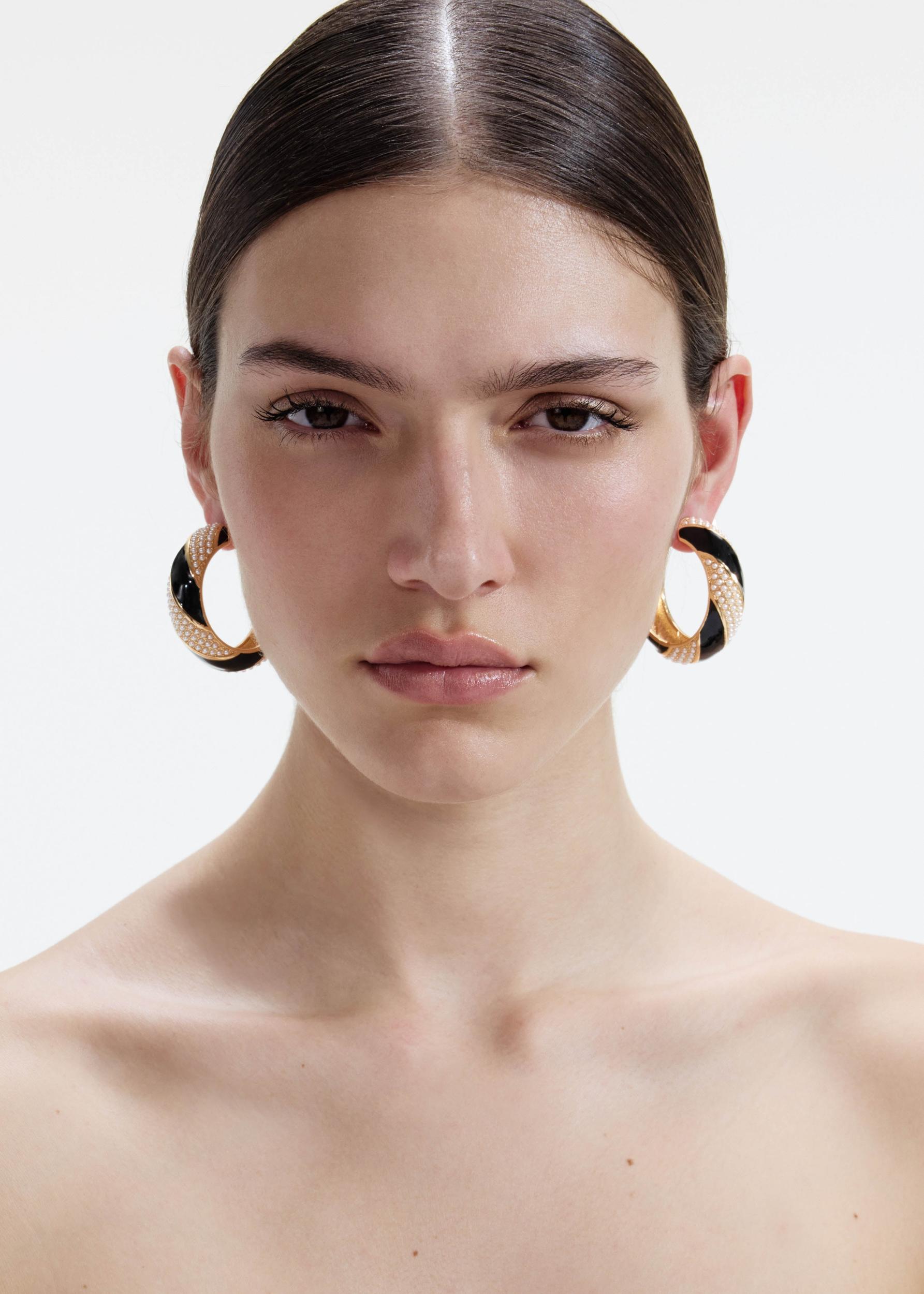 Black And Gold Pearl Hoop Earrings Product Image