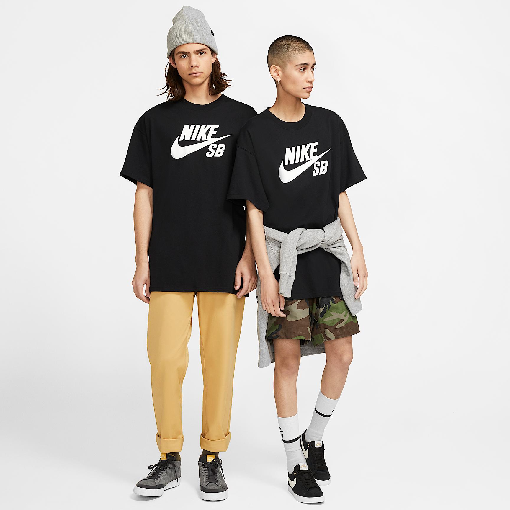 Mens Nike SB Logo Skate T-Shirt | CV7539-010 Product Image