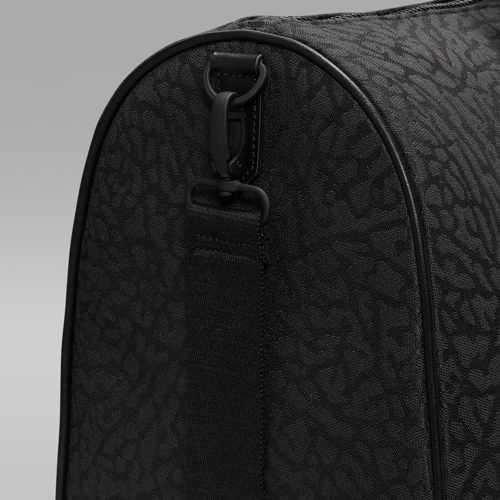 Mens Jordan Icon Duffel Bag (25L) | MM9021-G0T Product Image