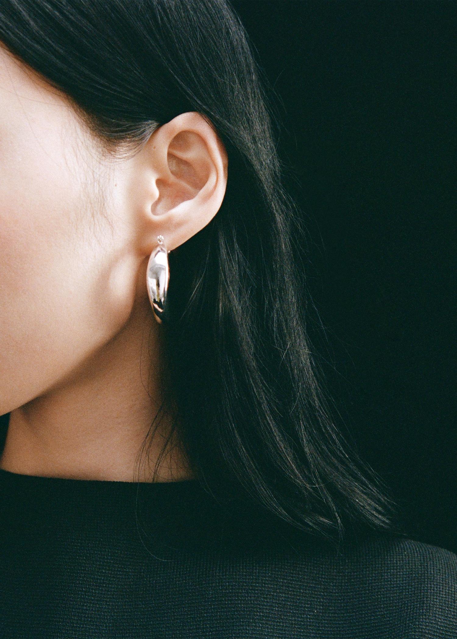 Hoop earrings - Women | MANGO USA Product Image