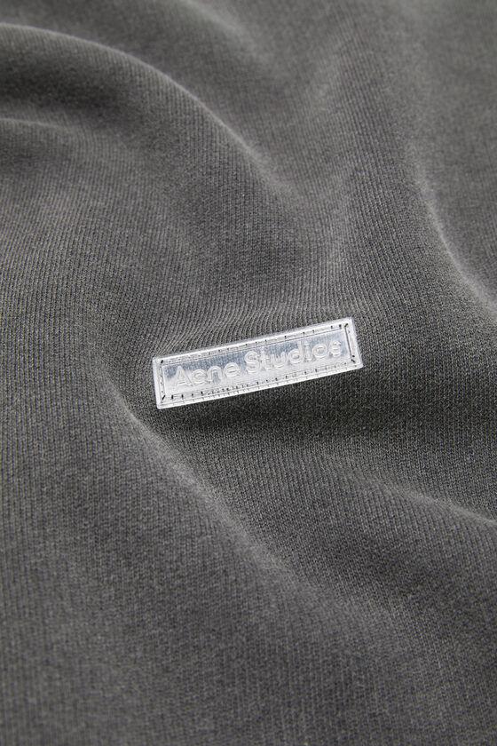 Sweater logo patch Product Image