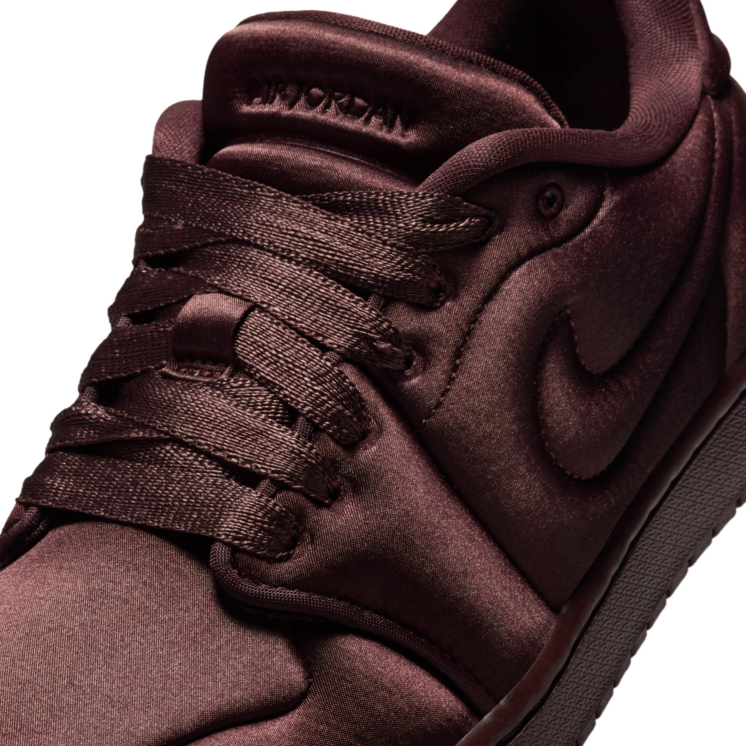 Air Jordan 1 Low Method of Make Women's Shoes Product Image