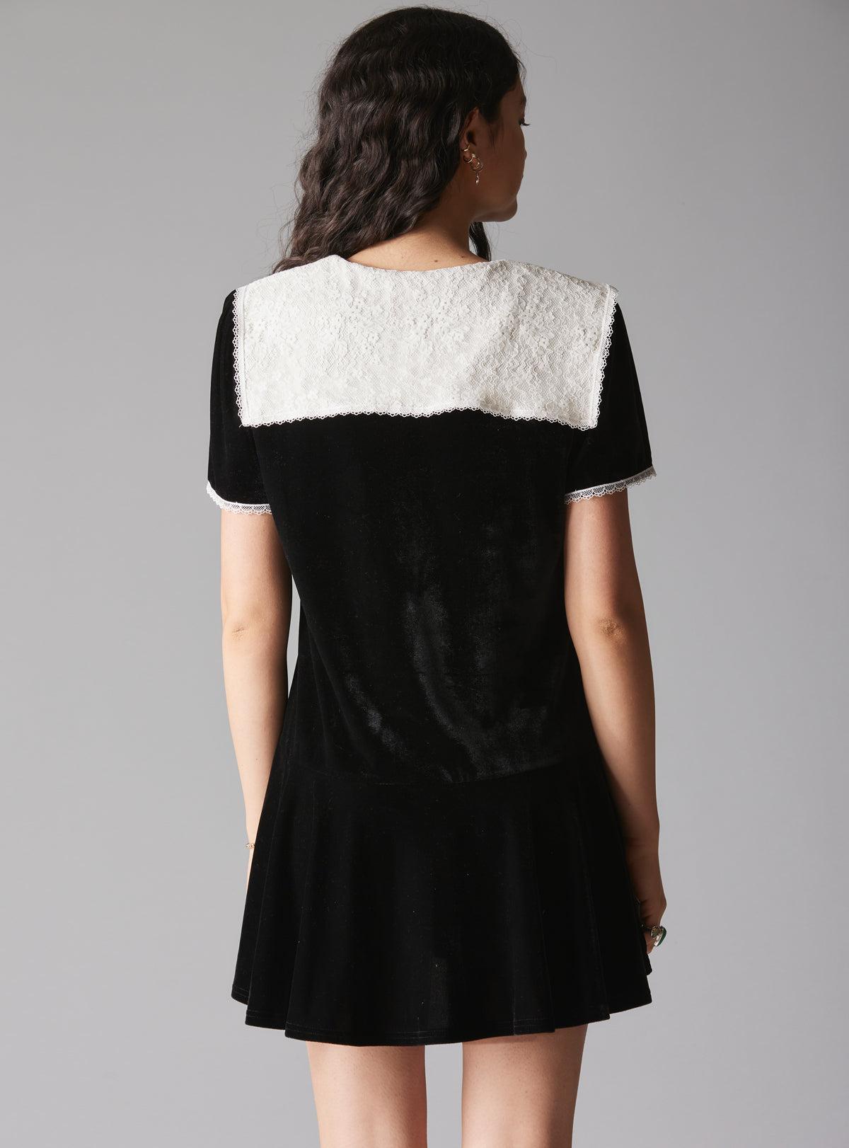 Helm Dress Female Product Image