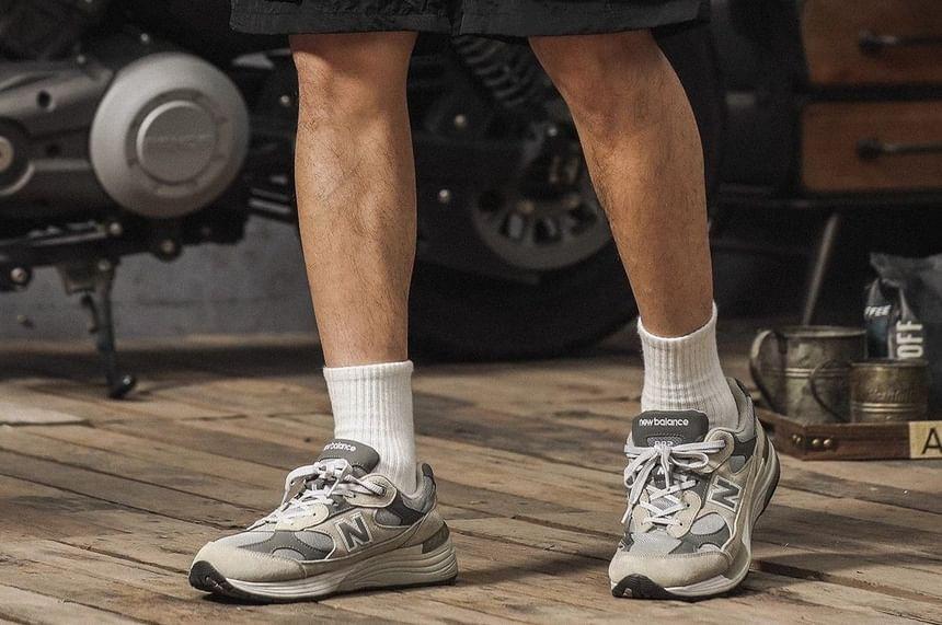 Drawstring Waist Plain Cargo Shorts Product Image