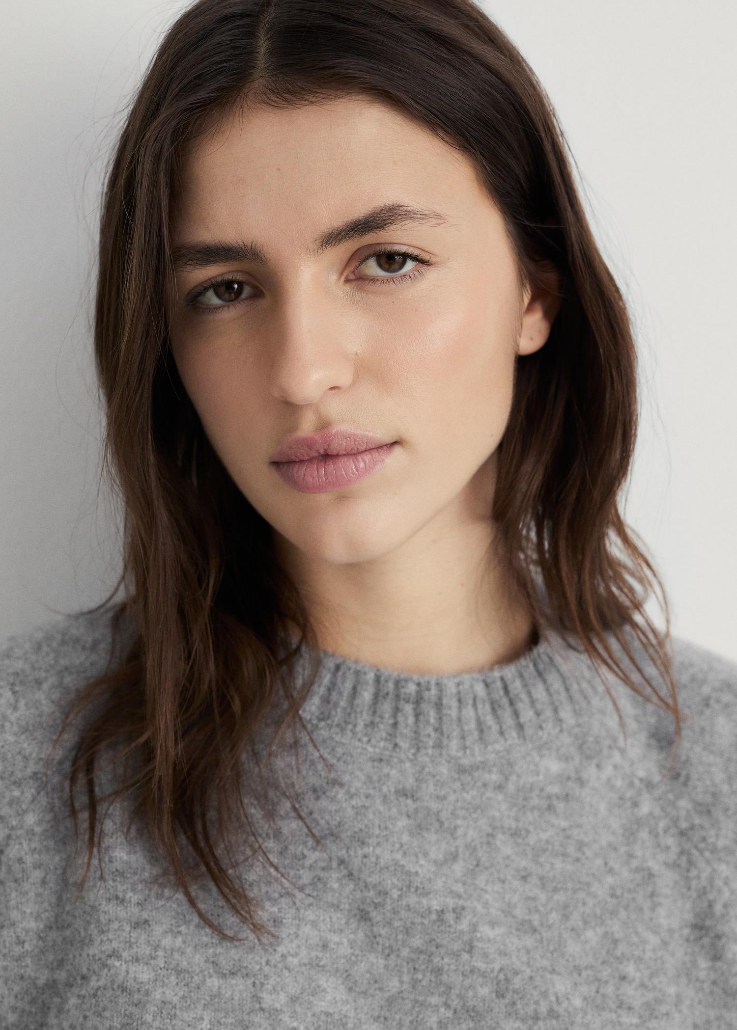 Round-neck knitted sweater - Women | MANGO USA Product Image