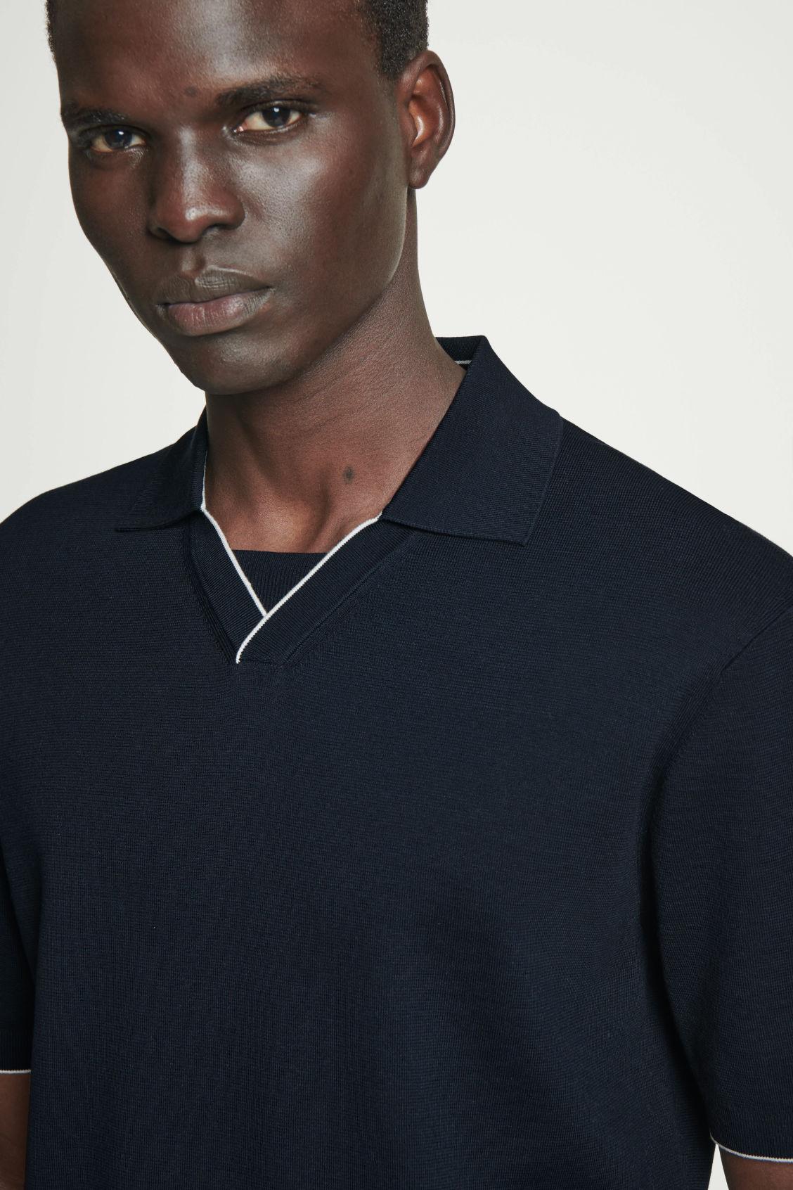 CONTRAST-TIPPED KNITTED POLO SHIRT Product Image
