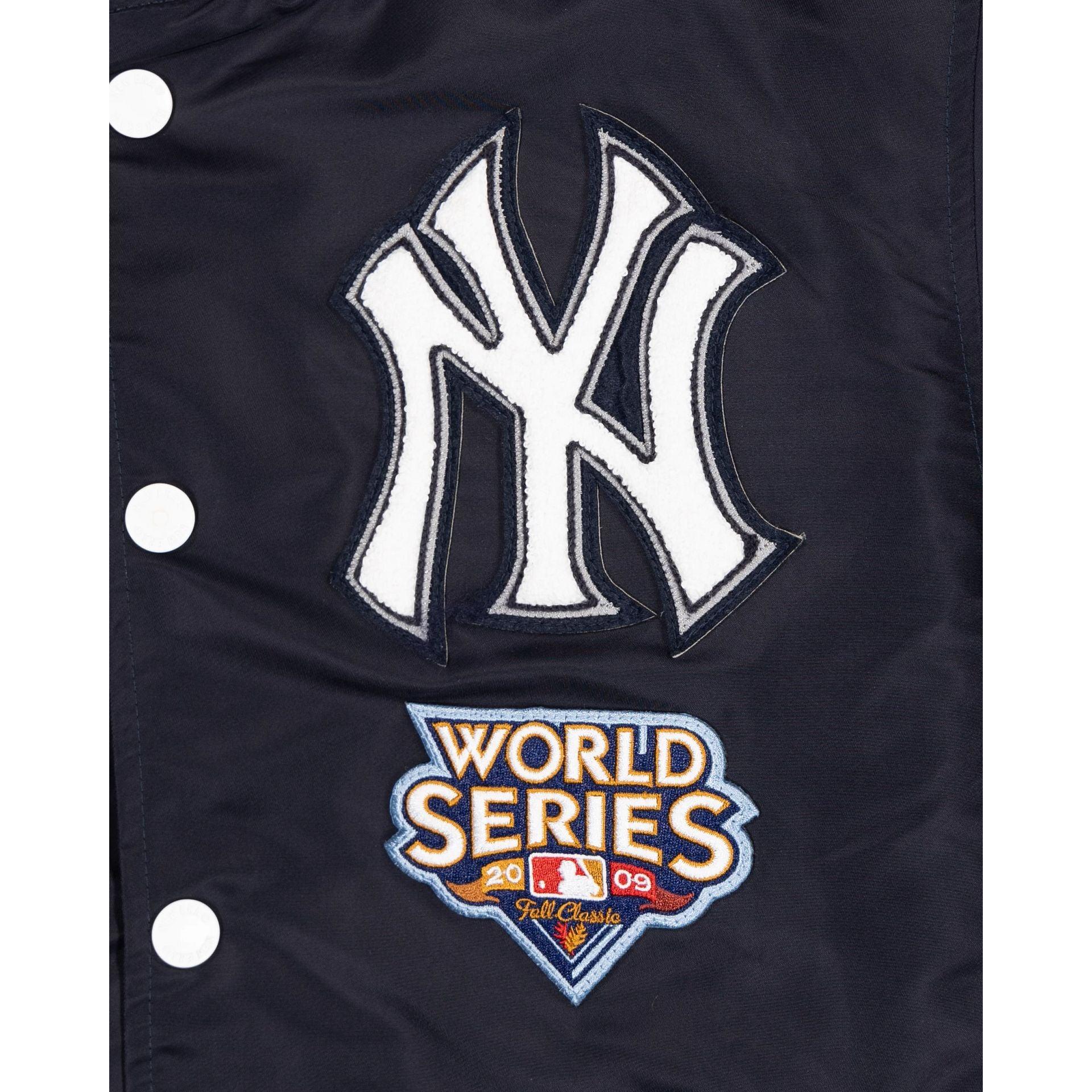 New York Yankees Logo Select Jacket Male Product Image
