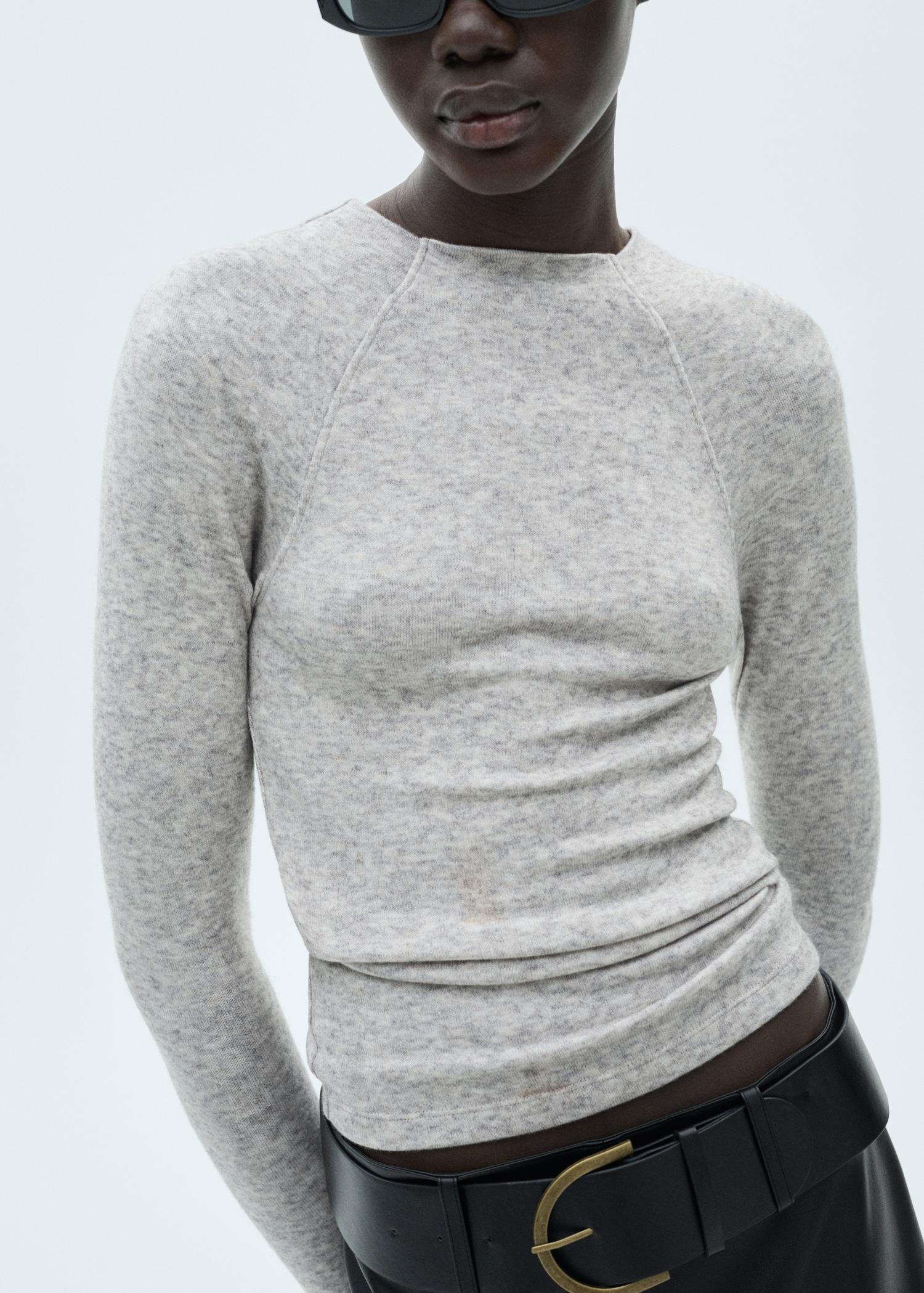 Decorative seam T-shirt - Women | MANGO USA Product Image