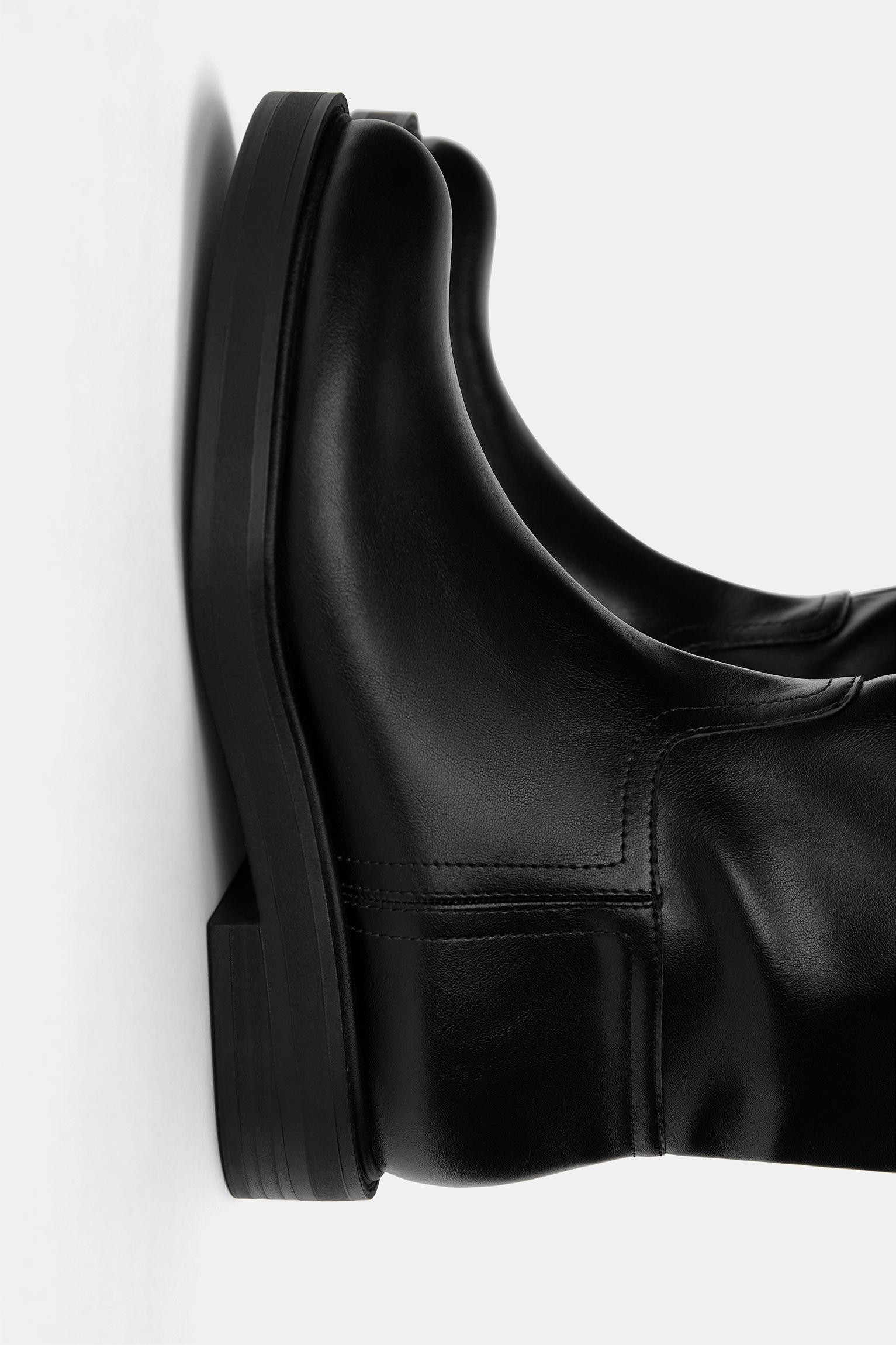 Flat knee-high boots Product Image