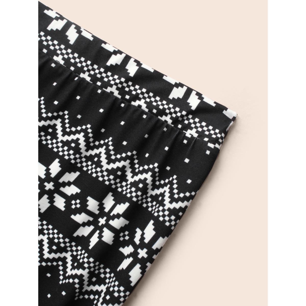 Plus Size Snowflakes Printed High-Waist Stretchy Leggings Women BlackFlower Casual High stretch Skinny Mid Rise Everyday Leggings BloomChic 18-20/2X Product Image