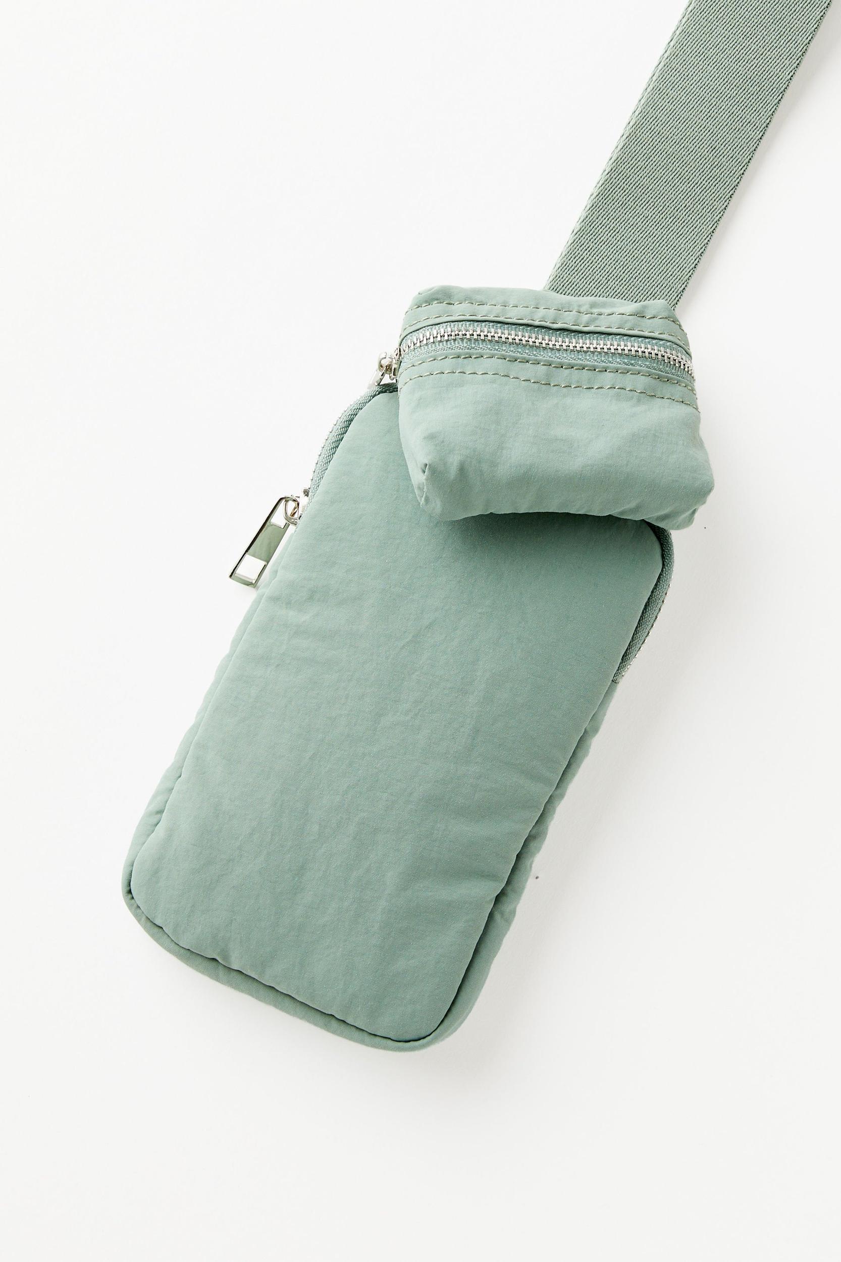 Active Wristlet Pouch Product Image