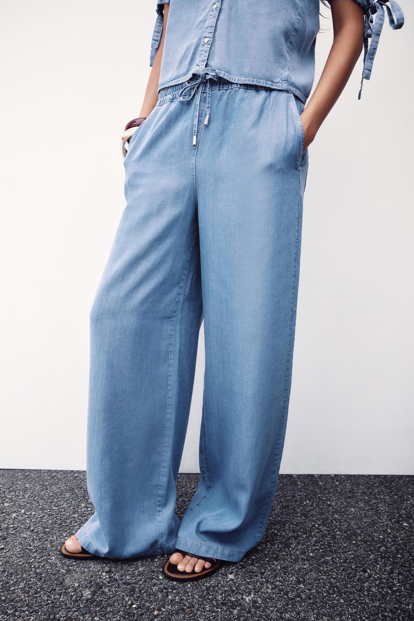 WIDE LEG ELASTIC WAIST PANTS Product Image