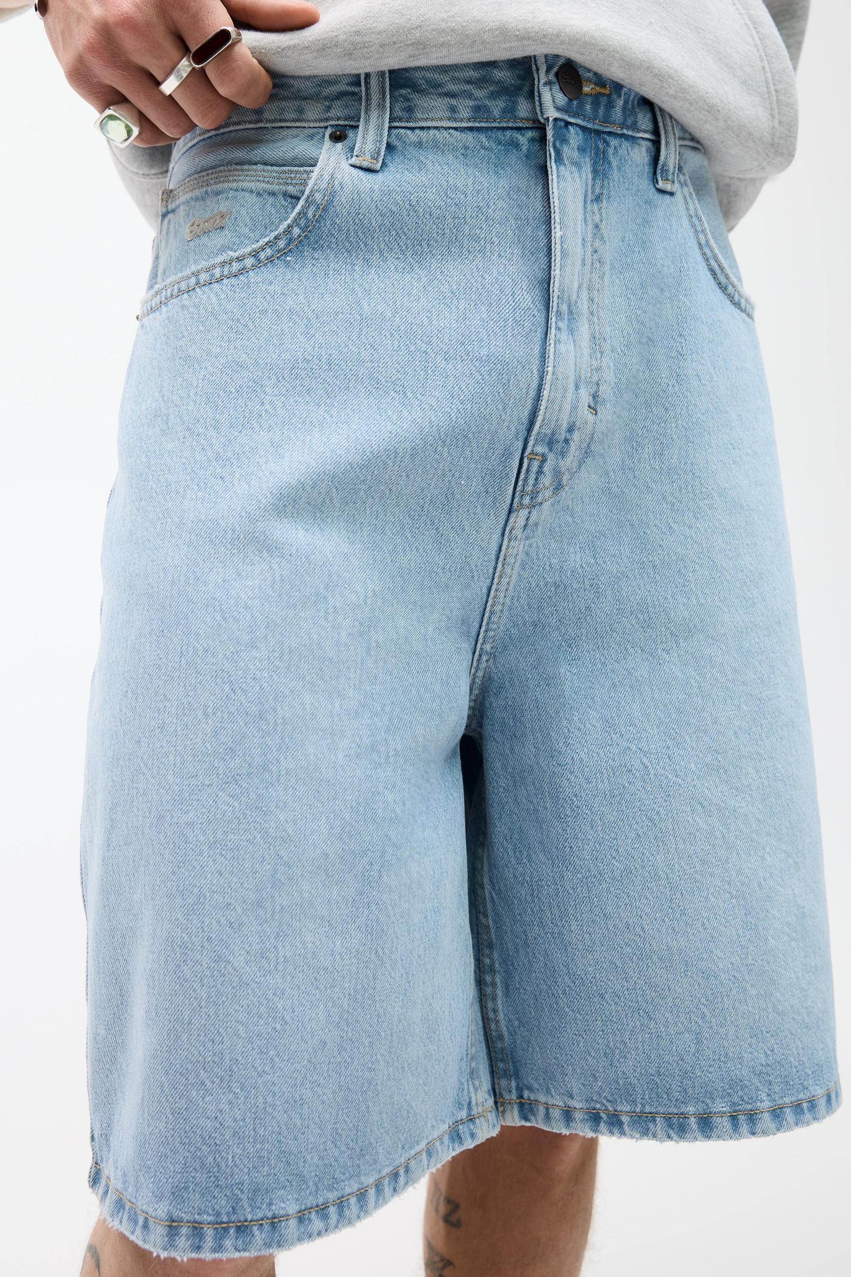 Loose baggy denim Bermuda shorts Product Image