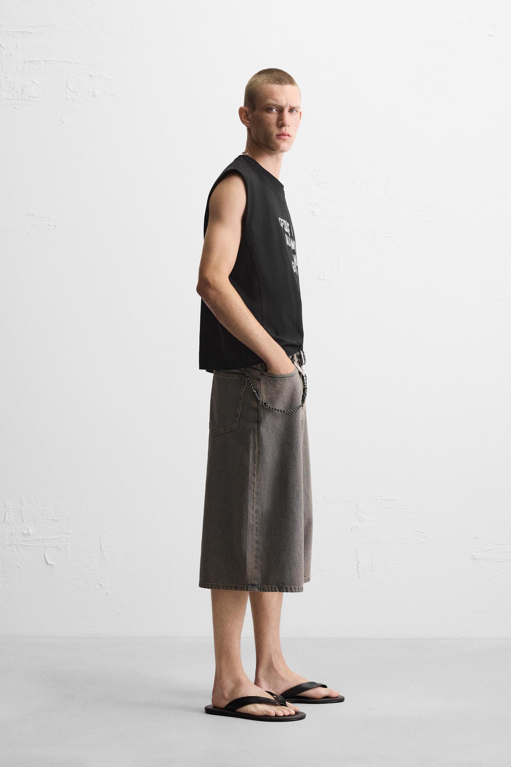 TEXT PRINT TANK T-SHIRT Product Image