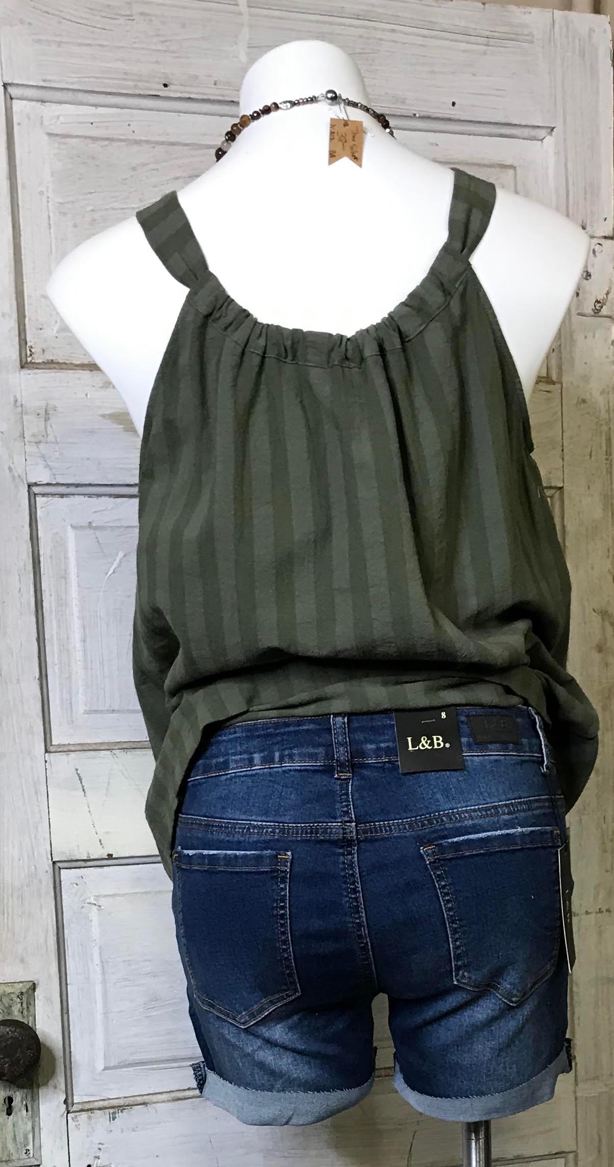 18063   Leasha Denim Raw Hem Shorts Product Image